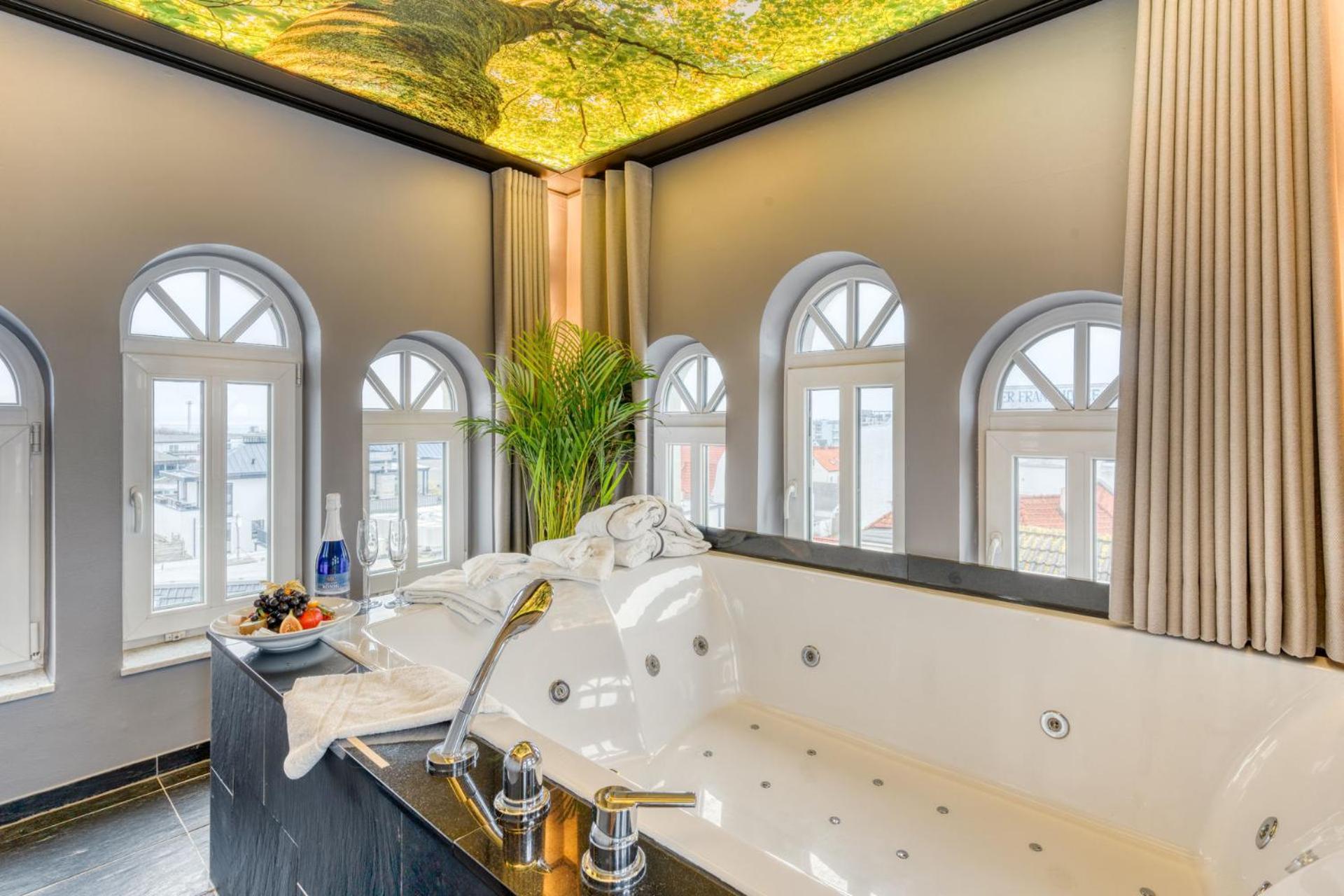 Suite Hot Tub