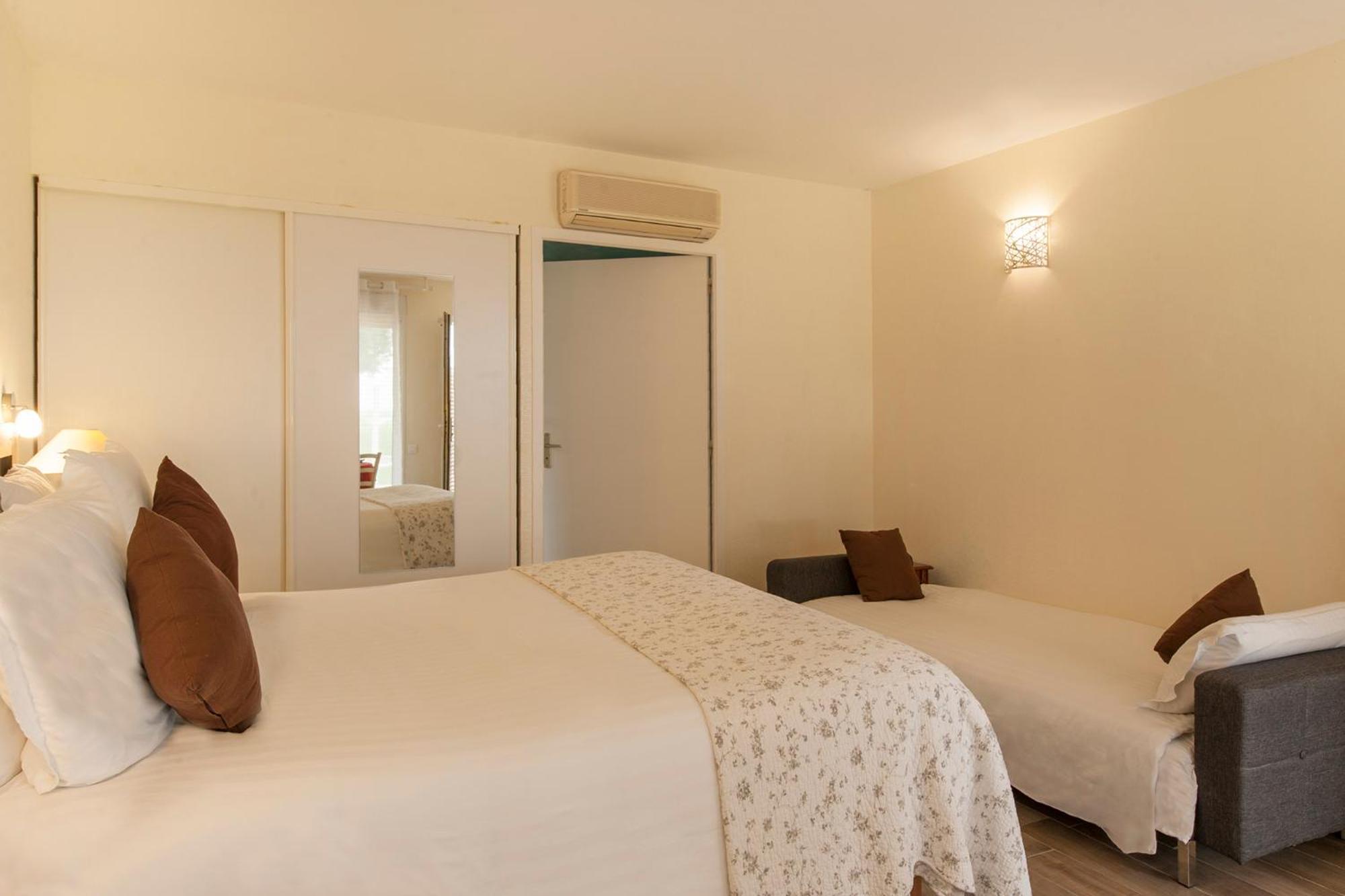 Double Room with St Michel View - Ground Floor,1580199839:JPEG