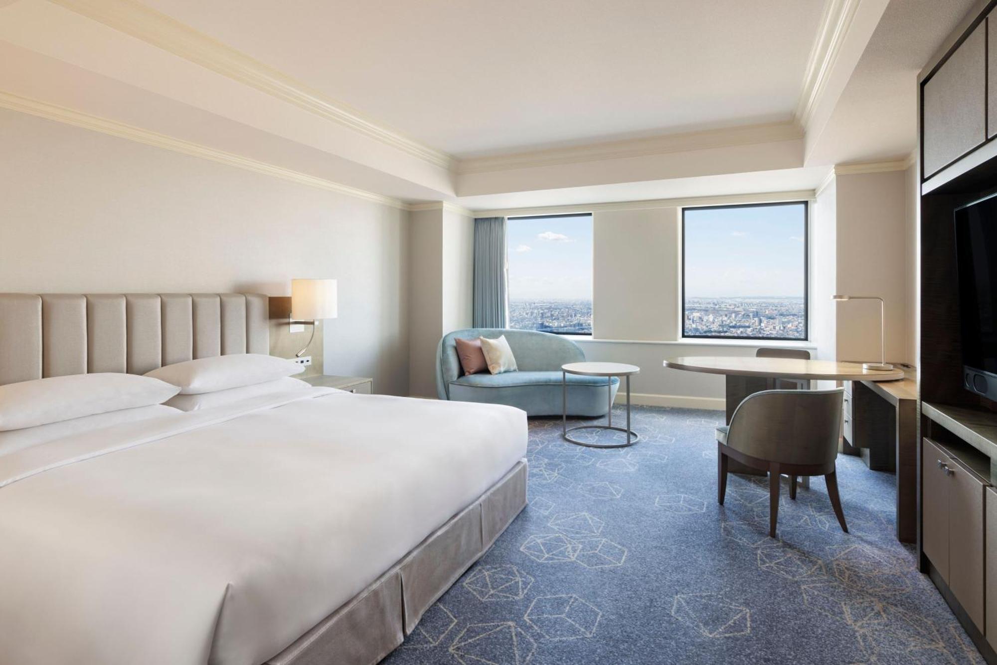 Deluxe King Room City View