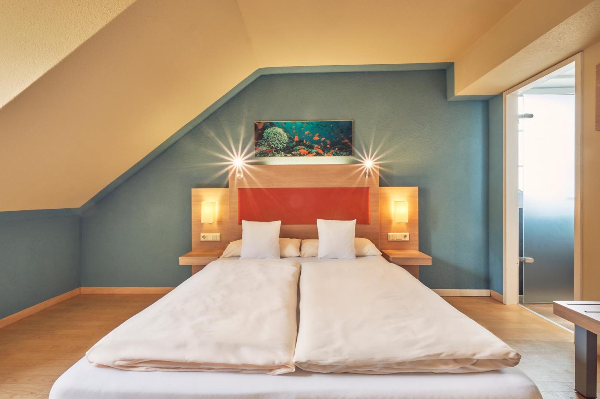 Standard Room Queen Bed,1710275481:JPEG