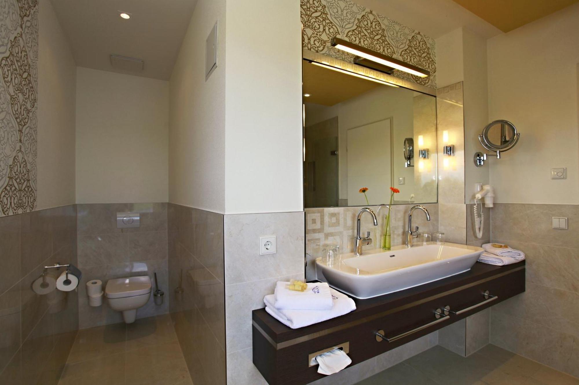 Superior One-Bedroom Apartment