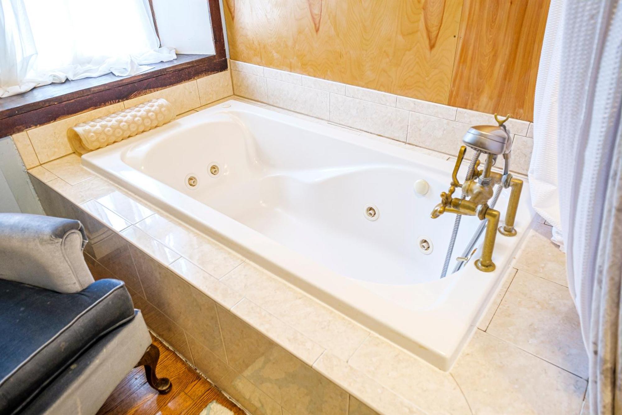 Deluxe Double Room with Spa Bath