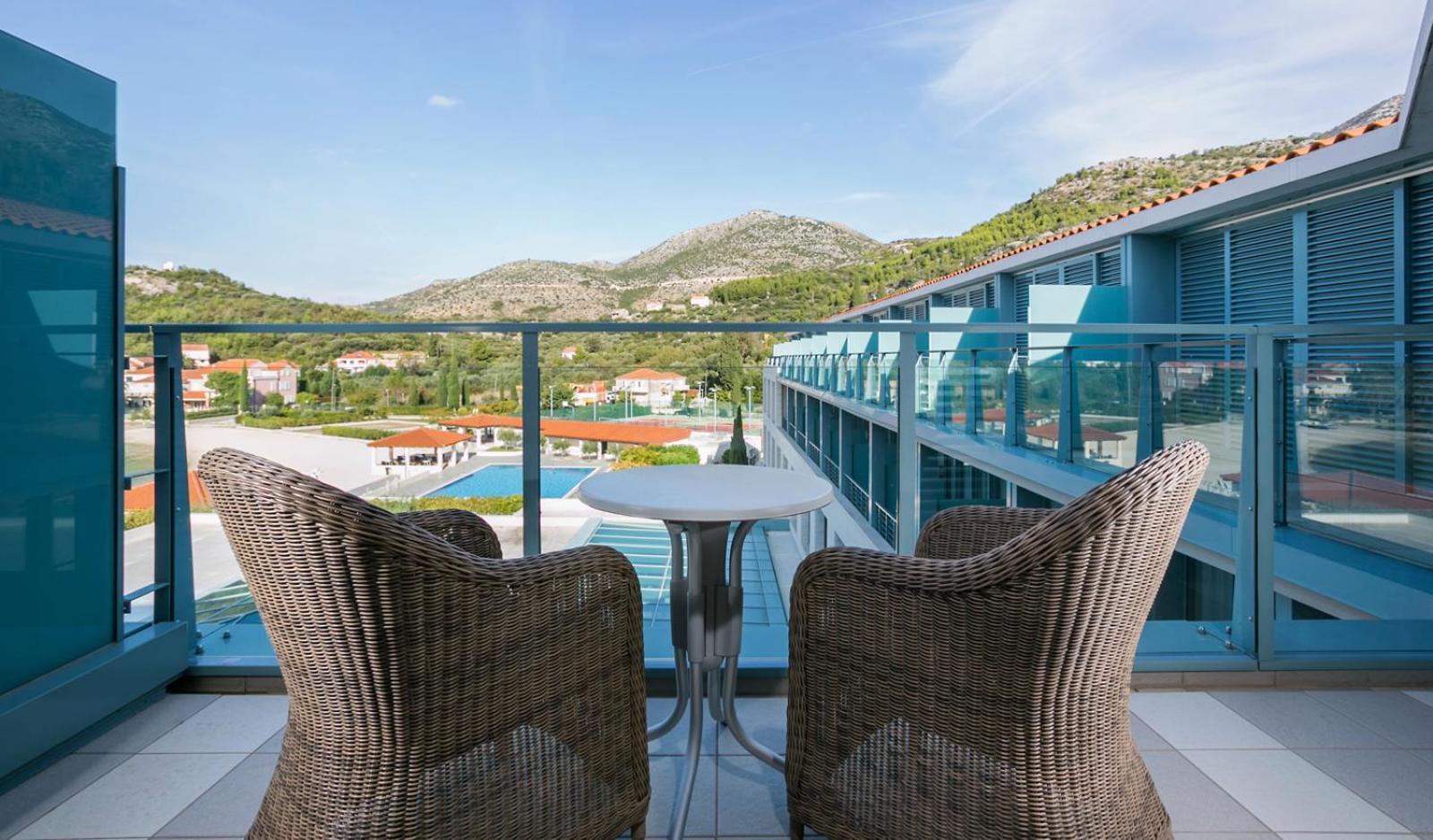 Suite Balcony Side Sea View