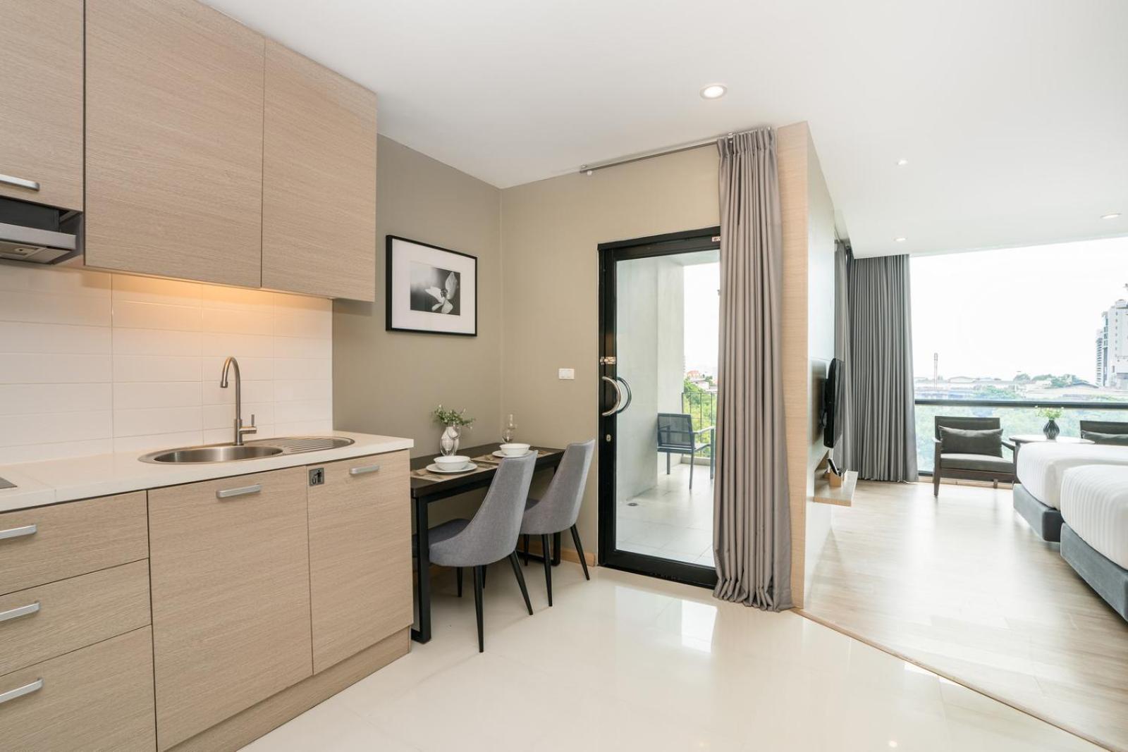 Deluxe Double or Twin Room City View