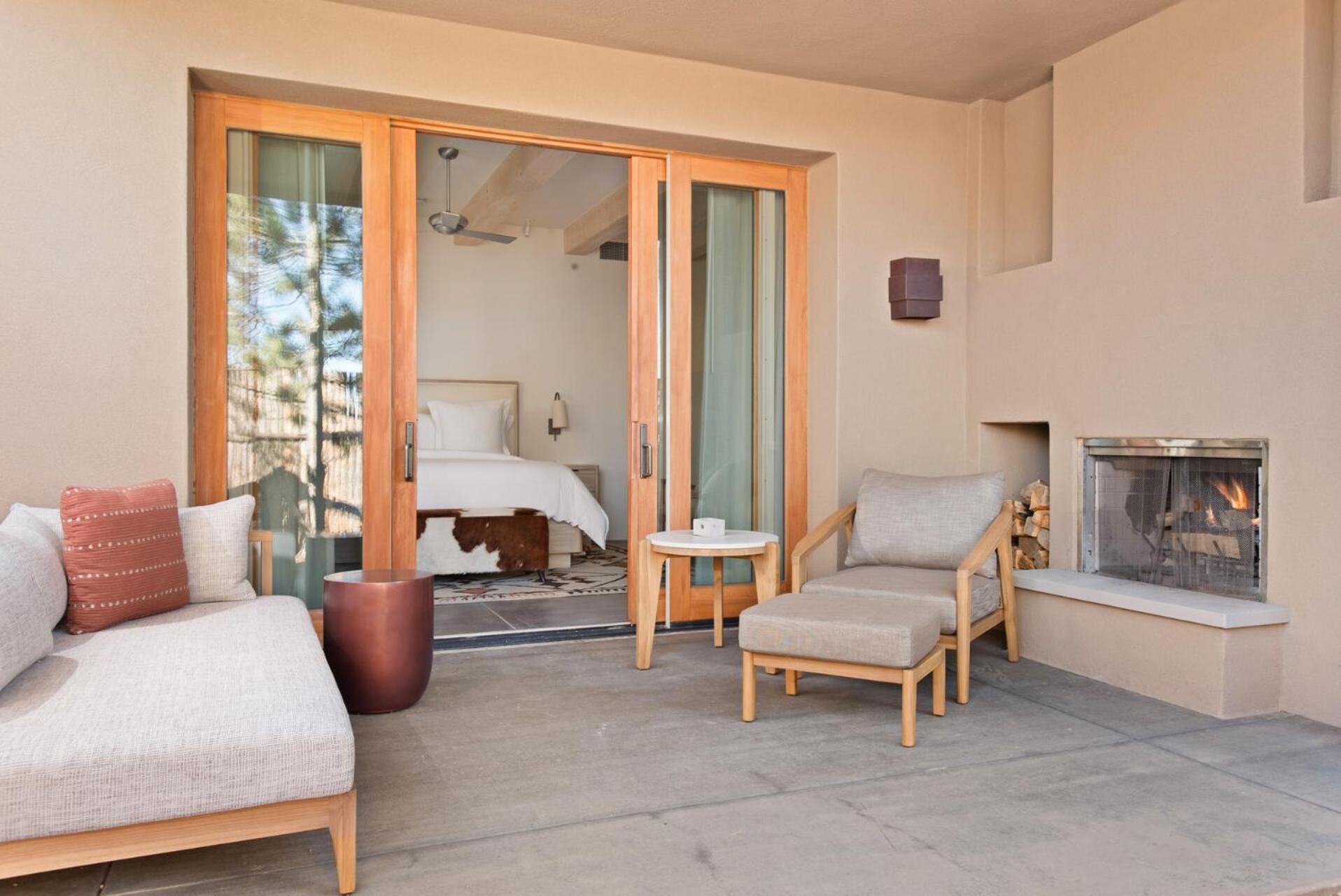 Patio Casita King Bed