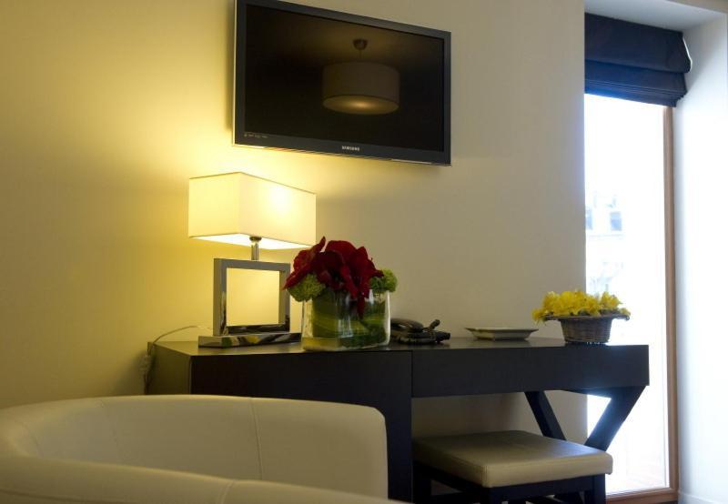 Superior Double or Twin Room Bath