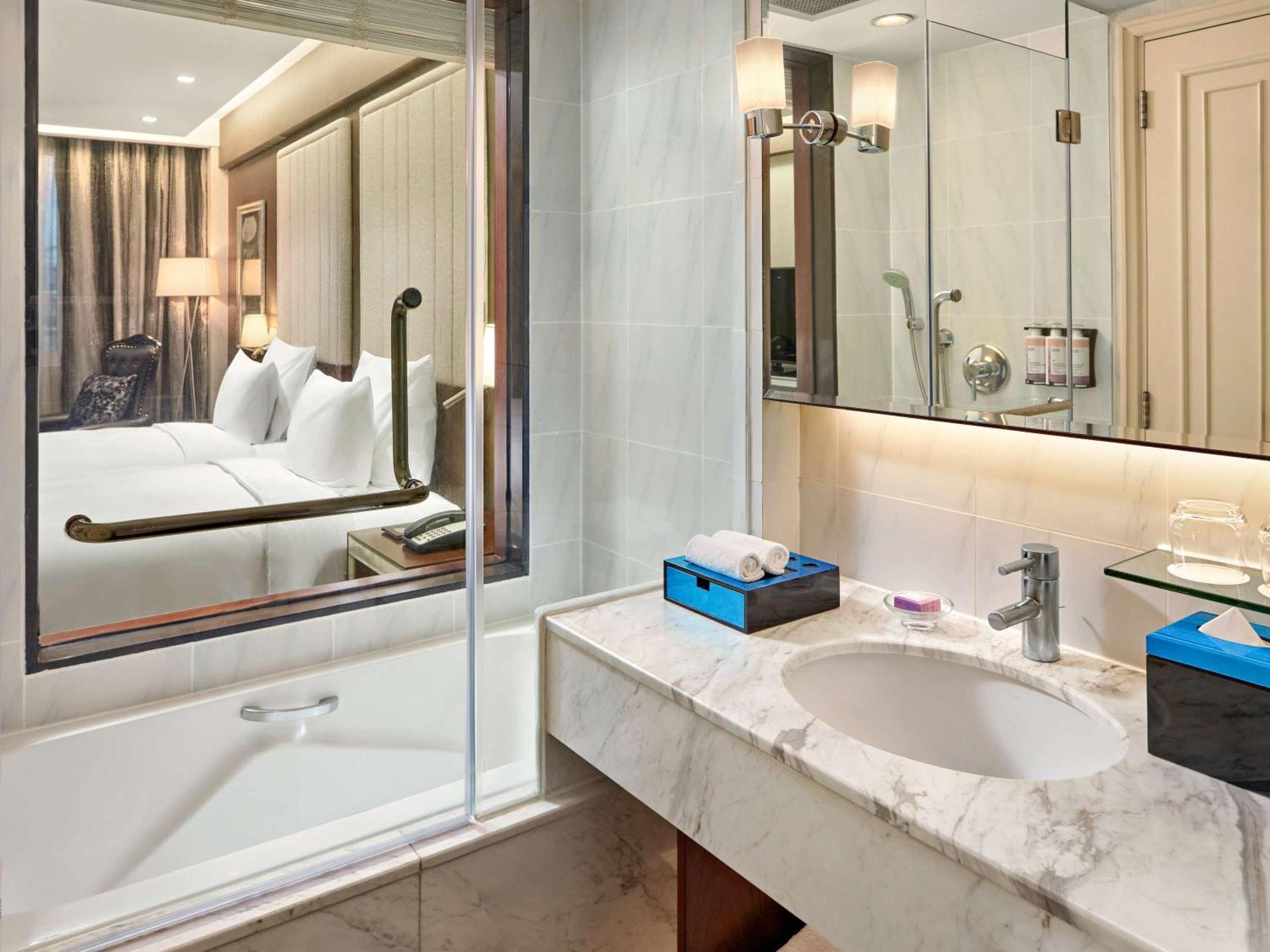 Classic Twin Room - Complimentary daily chocolate hour 5-6pm