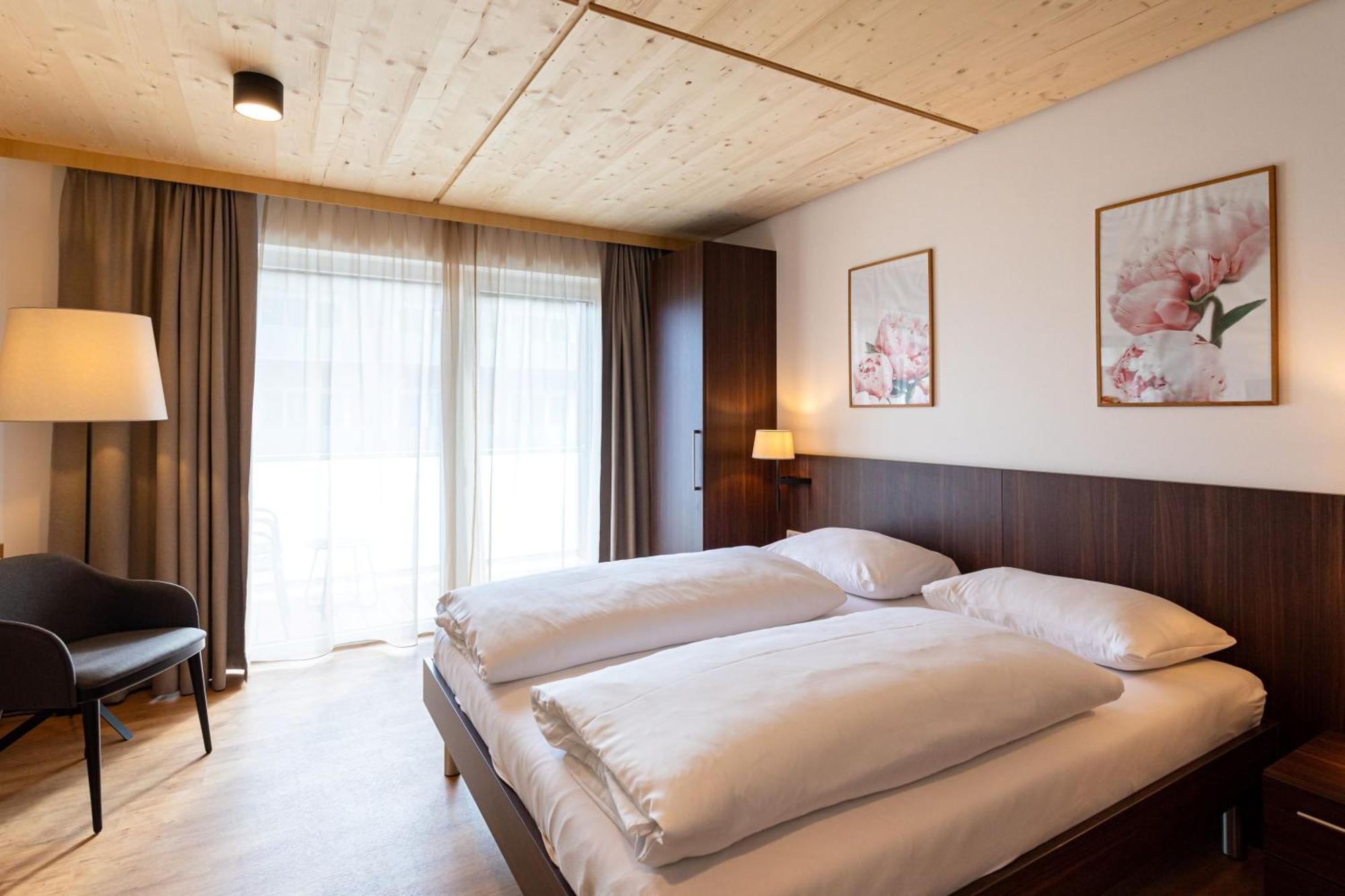 Double or Twin Room Balcony