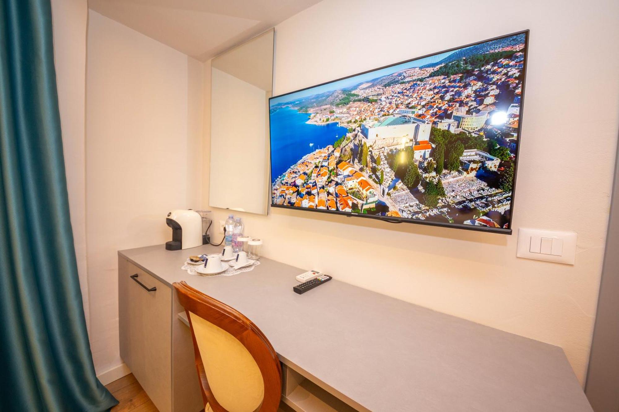 Deluxe Triple Room with Balcony - Ground Floor,1585505368:JPEG