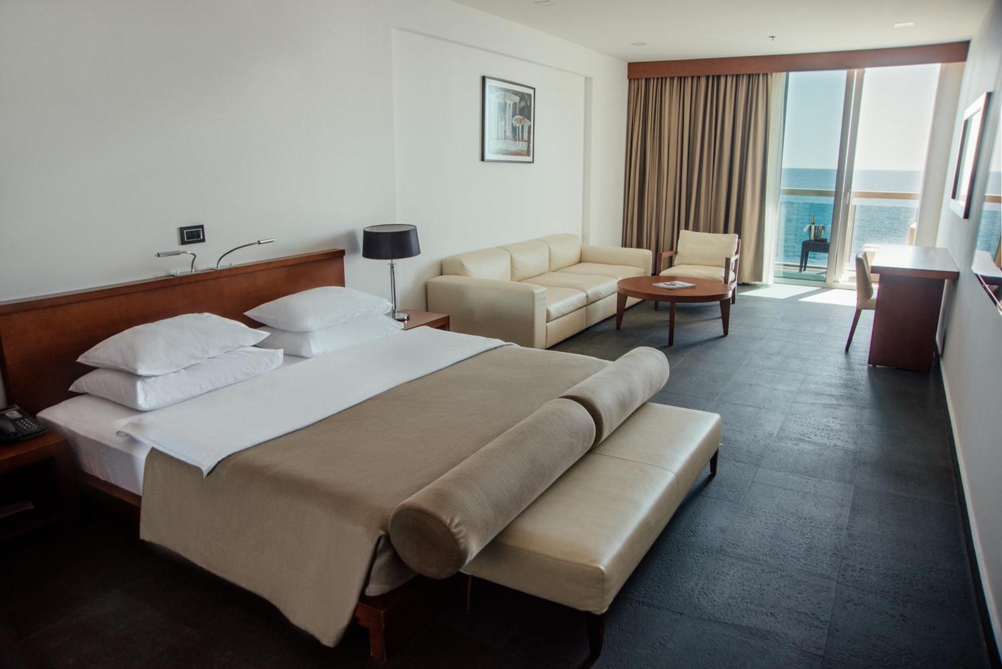 Executive Suite Sea View