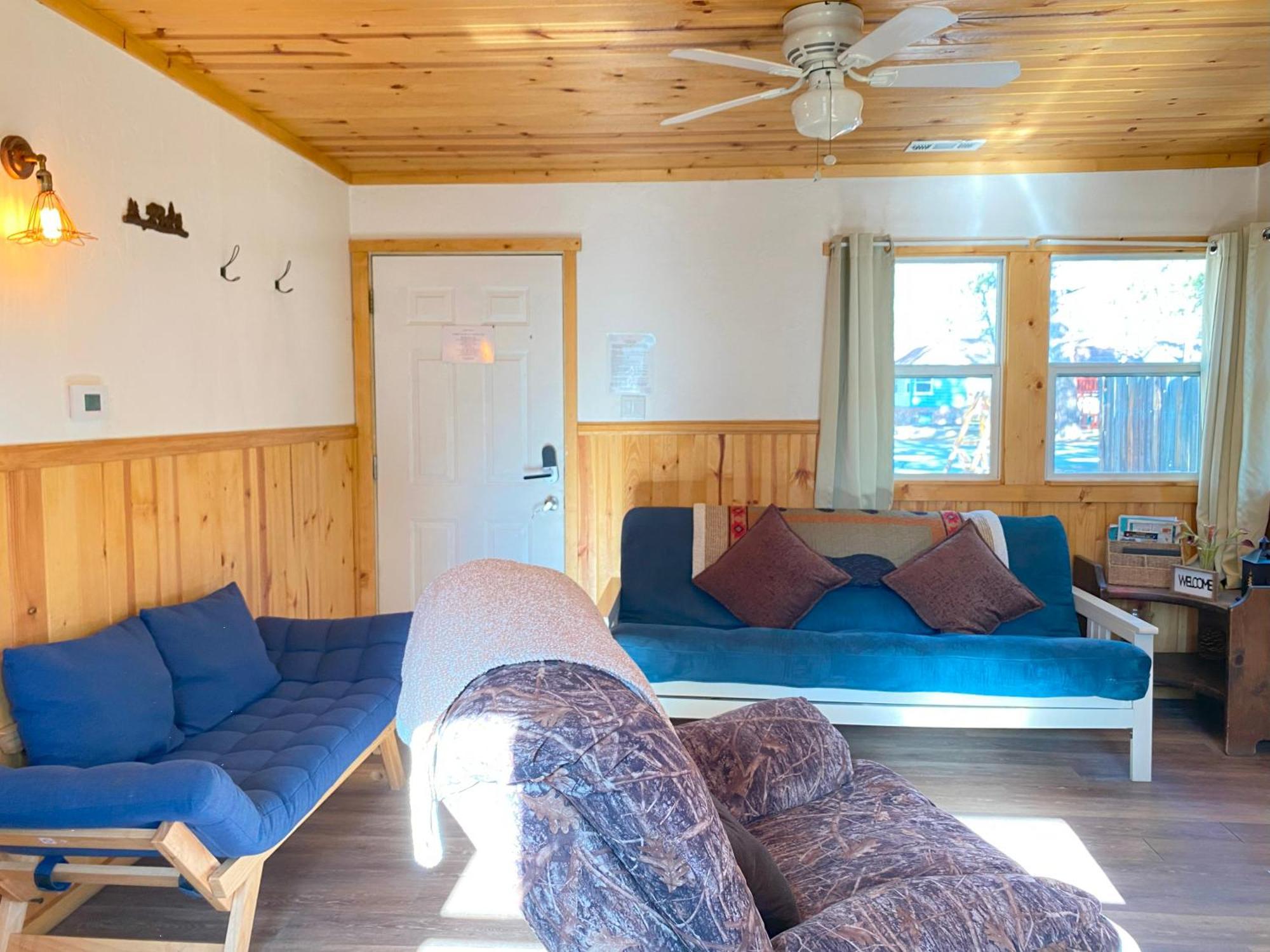 Two-Bedroom Suite,1586178755:JPEG