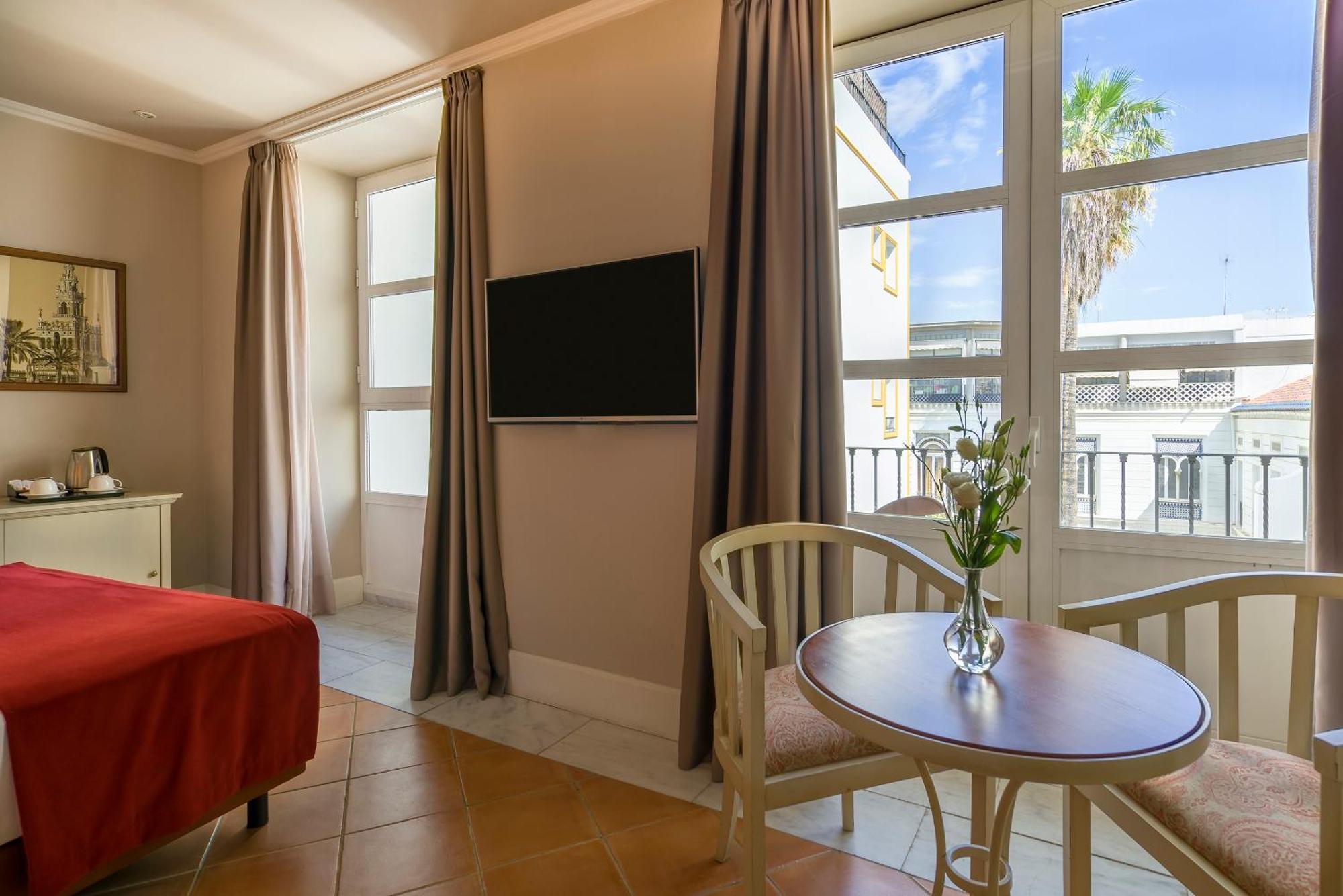 Habitación Vincci con balcón