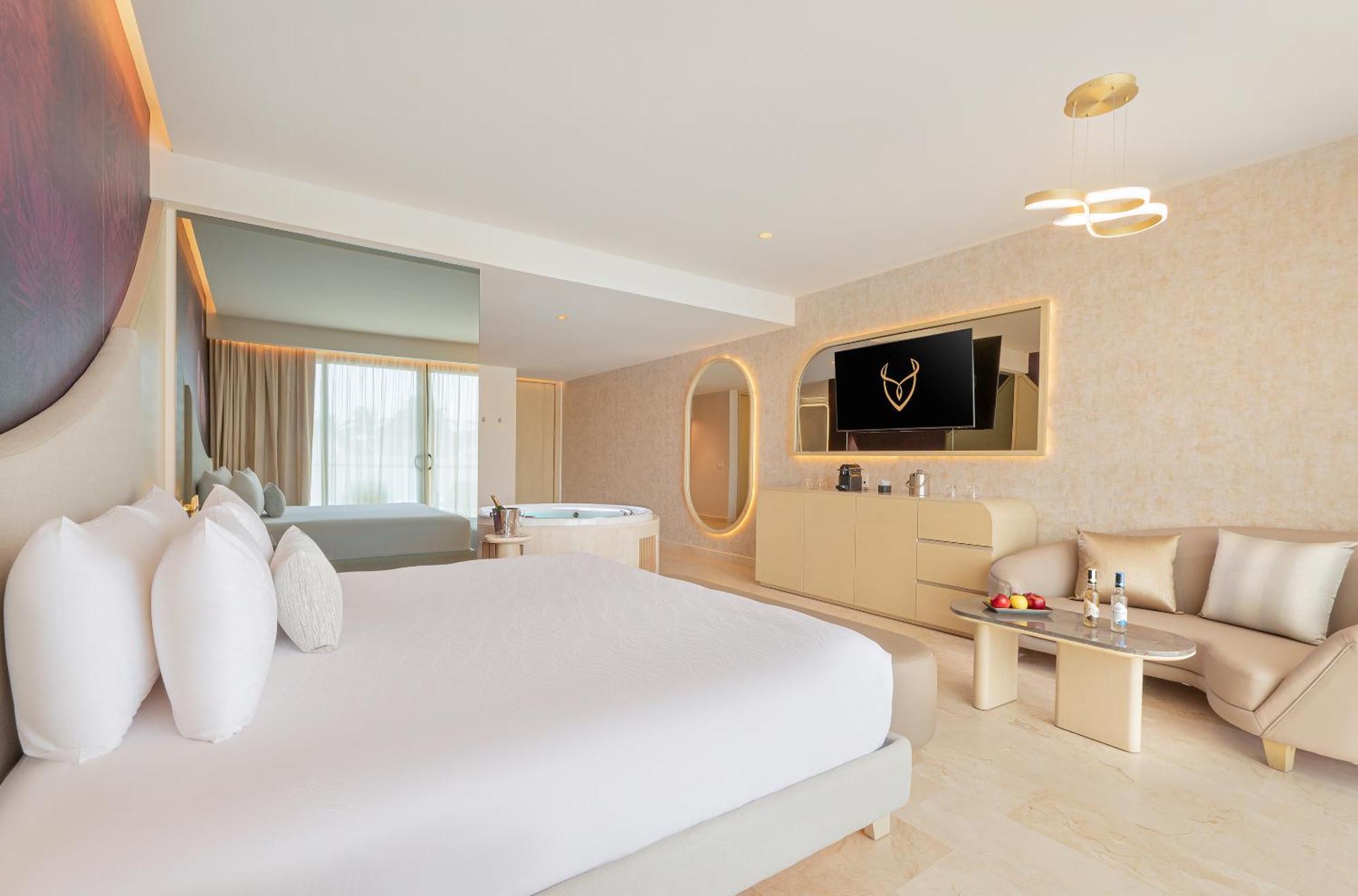 Beloved Tropical View Jacuzzi Suite The Eden Section