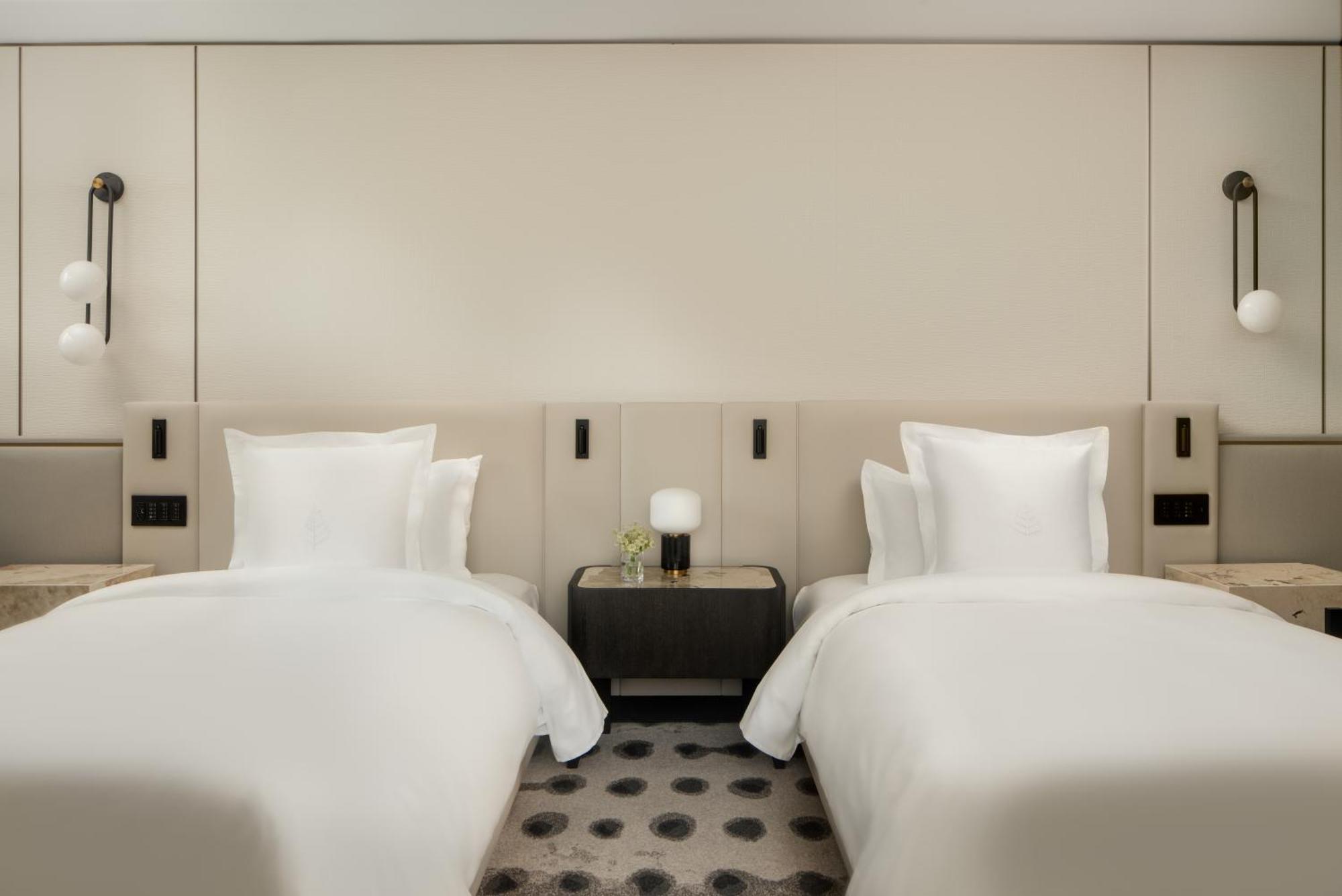 Yorkville Premier Room Two Double Beds
