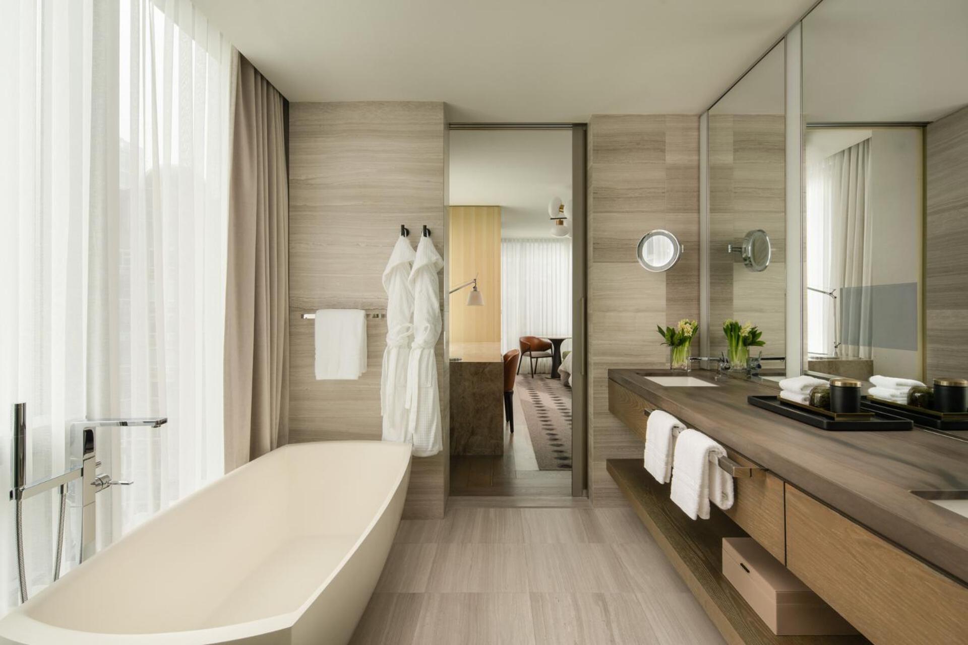 Yorkville Premier Room Two Double Beds