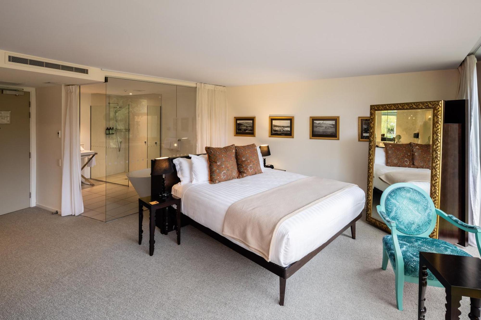 Remarkables View King Room