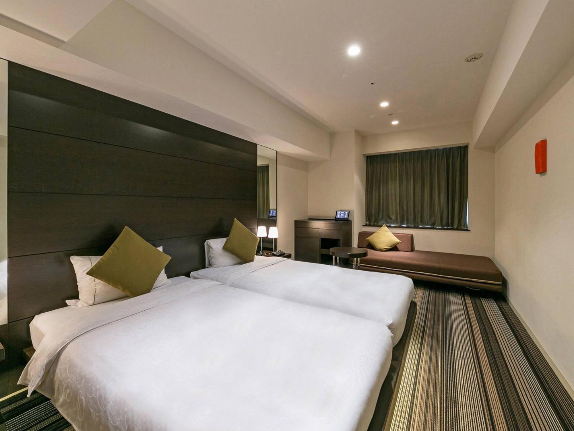 Executive Deluxe Corner Room Hollywood Twin - Non-Smoking (27㎡)