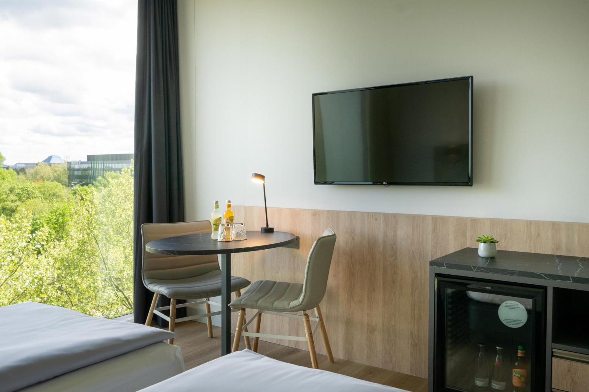 Innside Guestroom,1588033321:JPEG