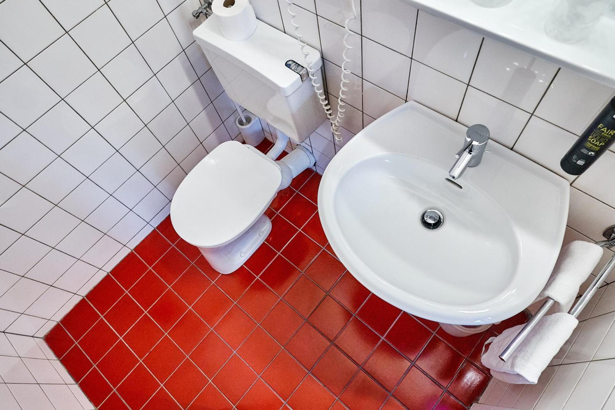 Economy Twin Room