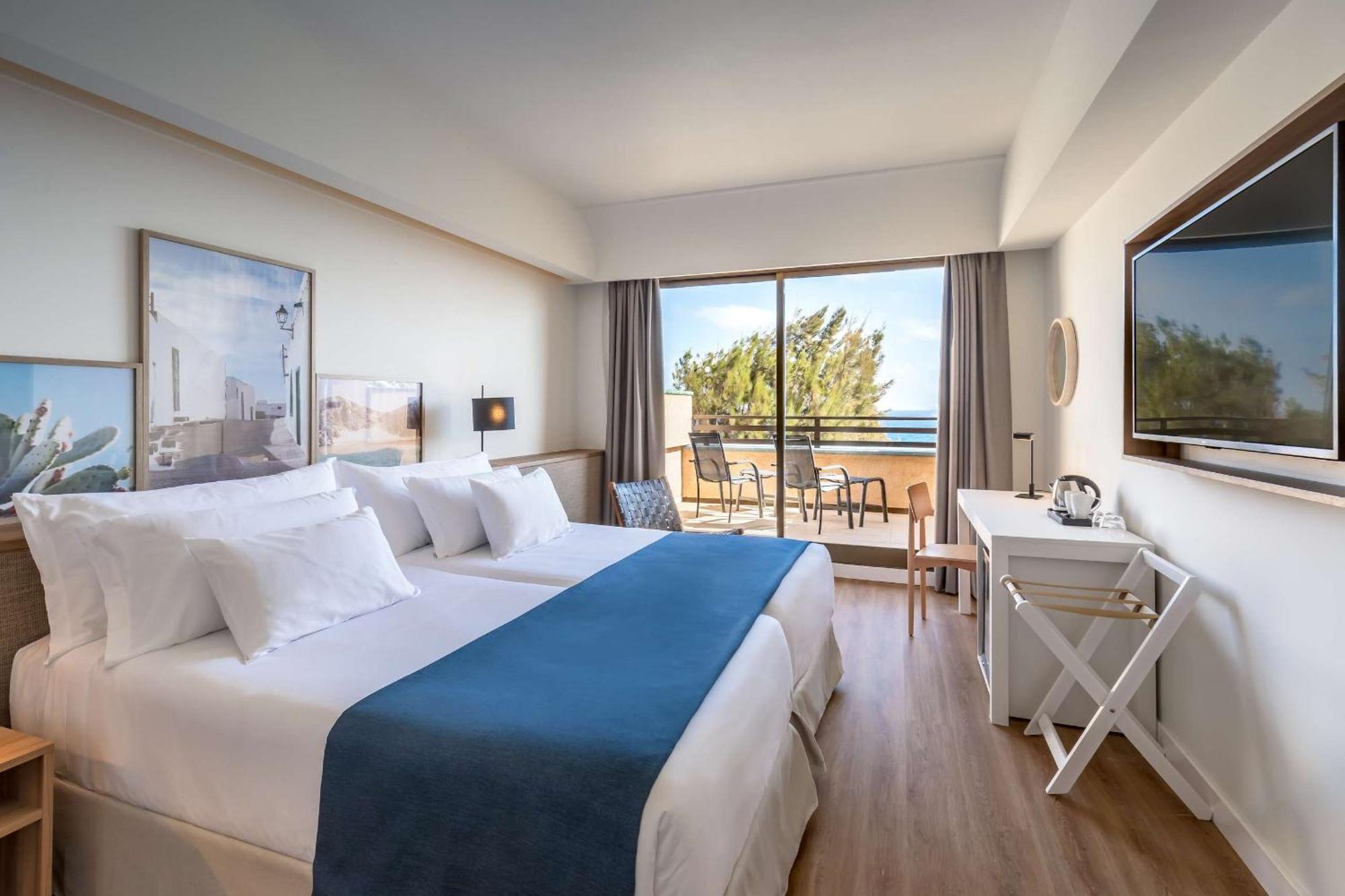 Double or Twin Room Sea View