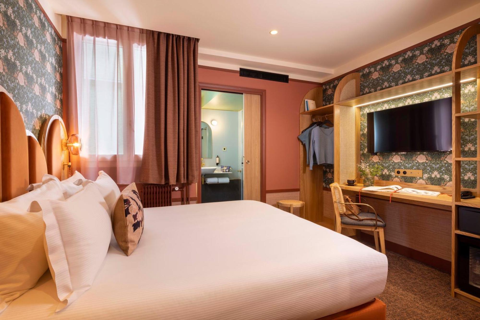 Comfort Queen Room