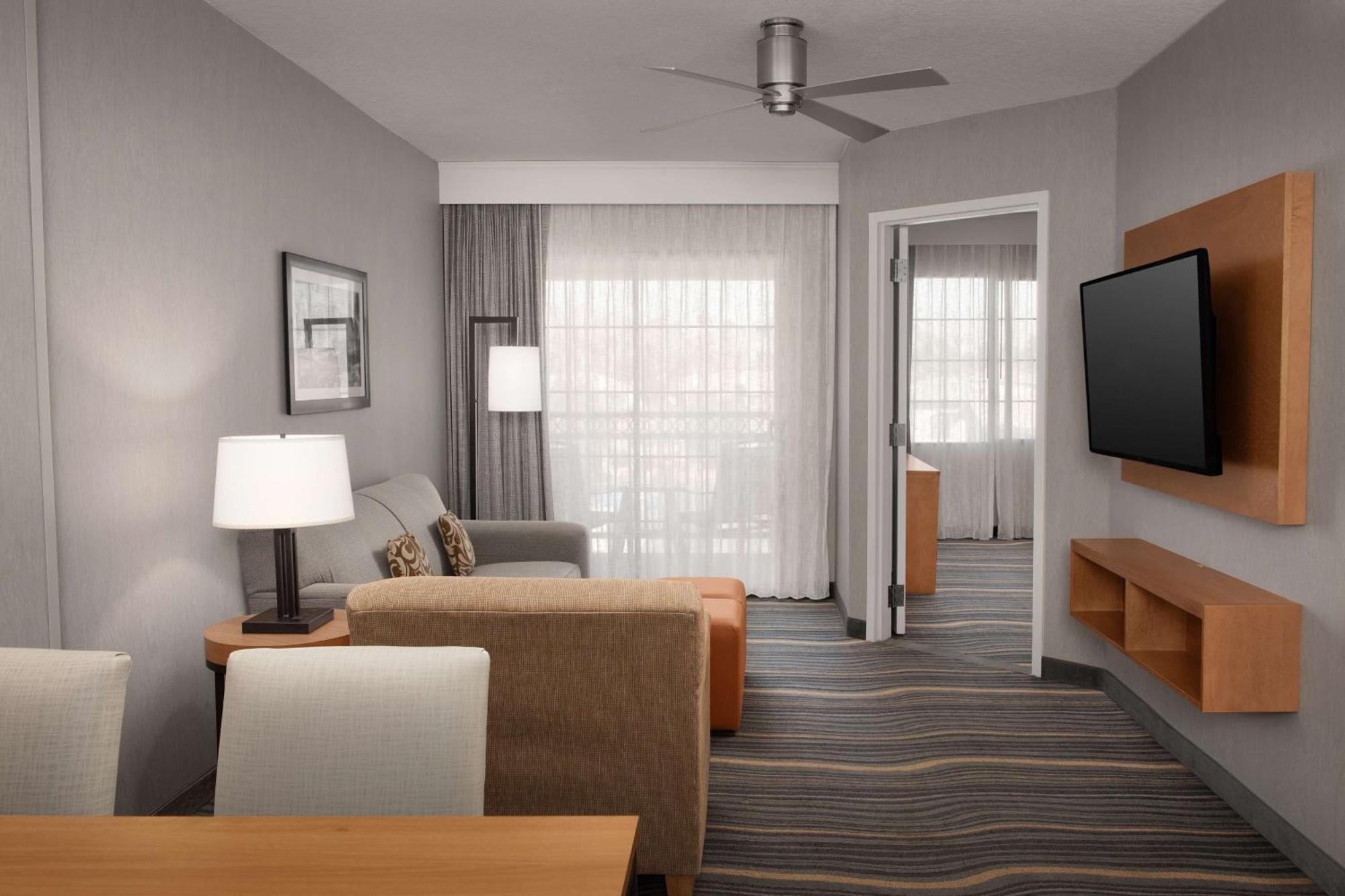Corner King Room