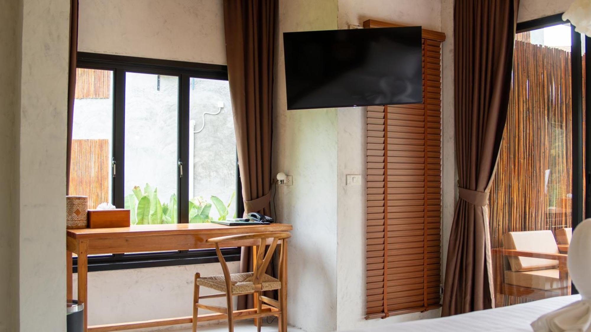 Lagoon Pavilion Room Spa Bath