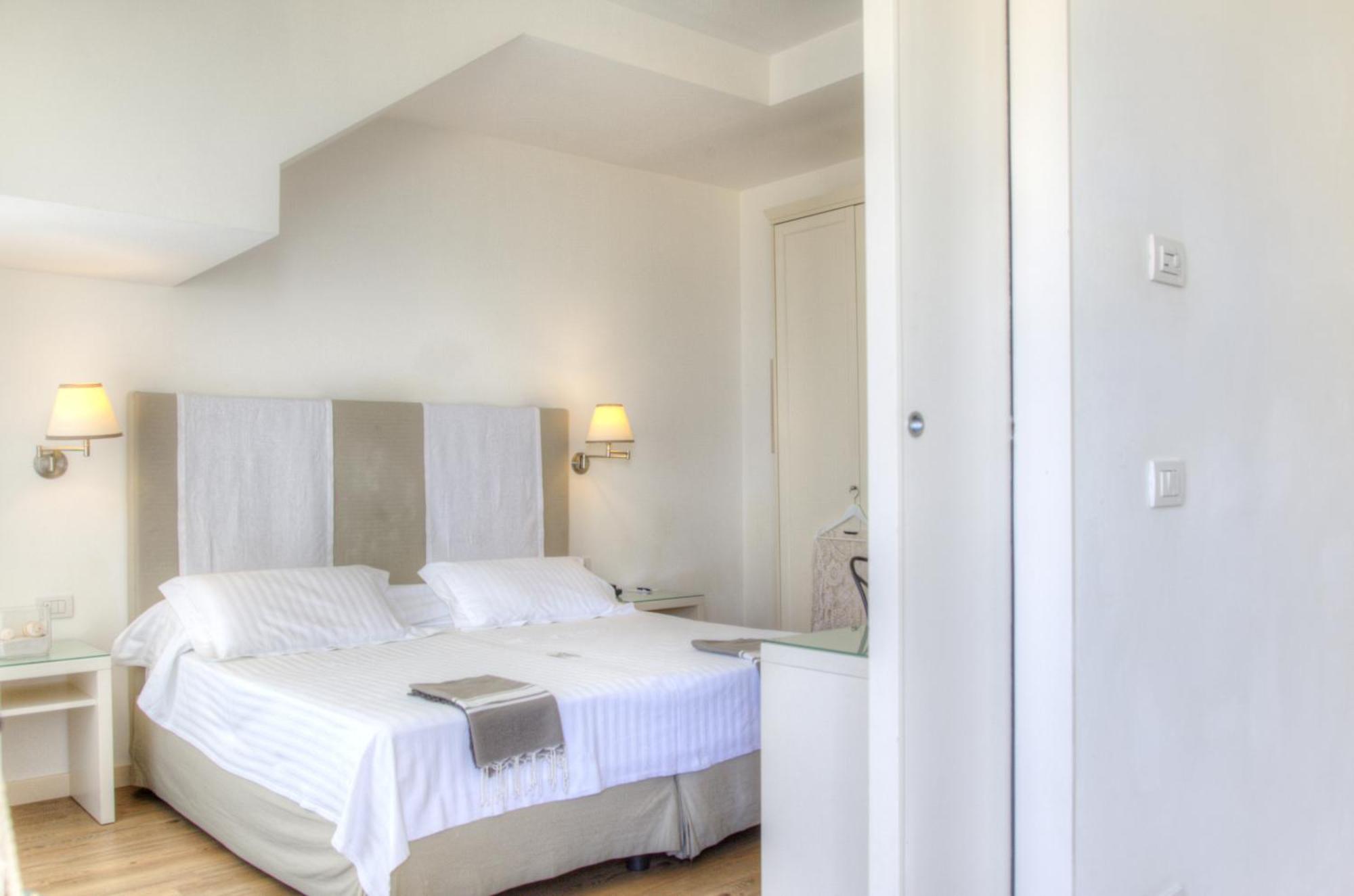 Superior Doppelzimmer mit Balkon und seitlichem Meerblick