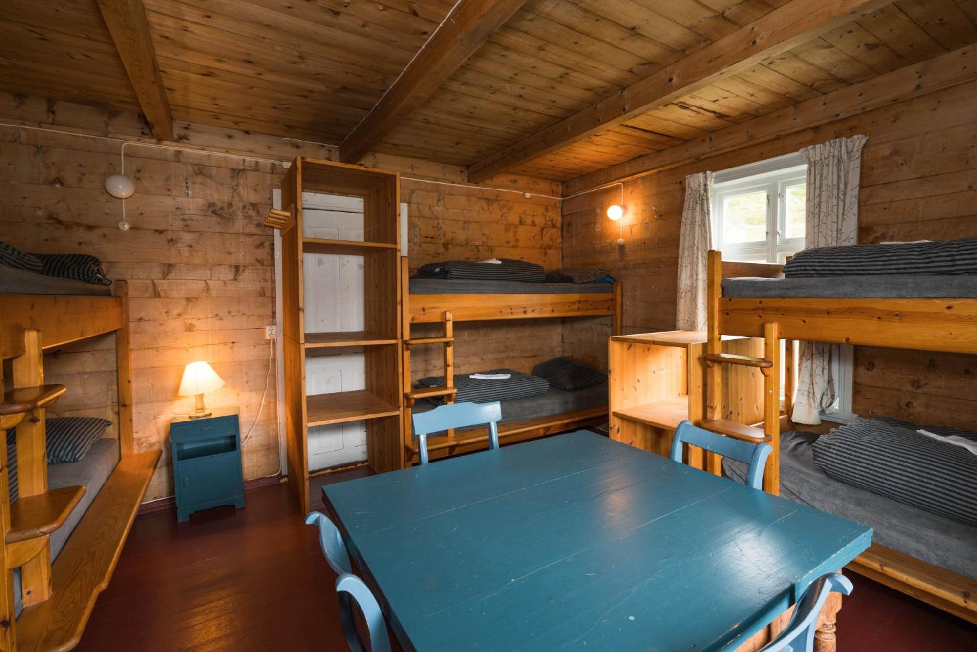 Bed 6-Bed Dormitory Room
