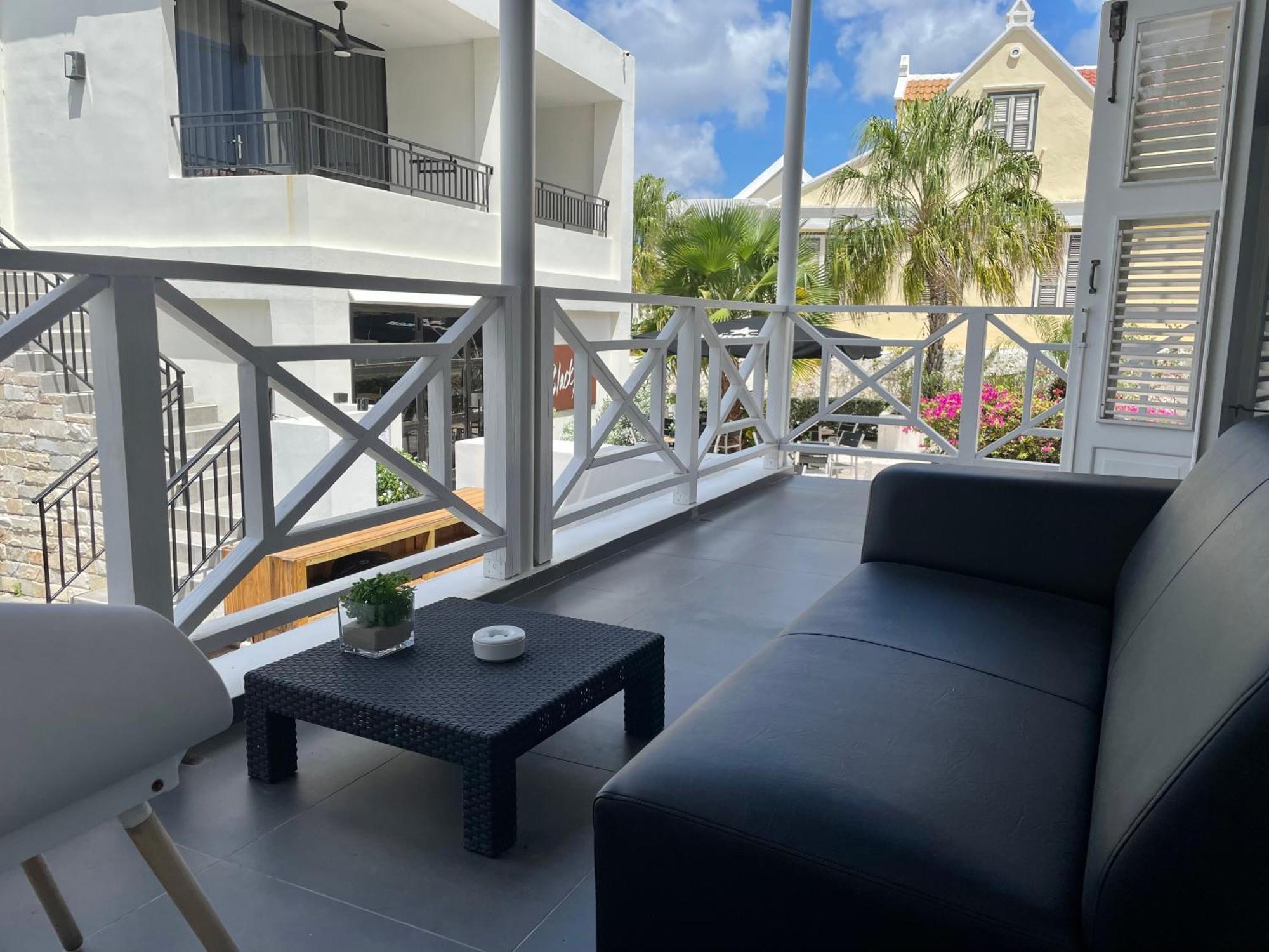 Superior King Room Balcony