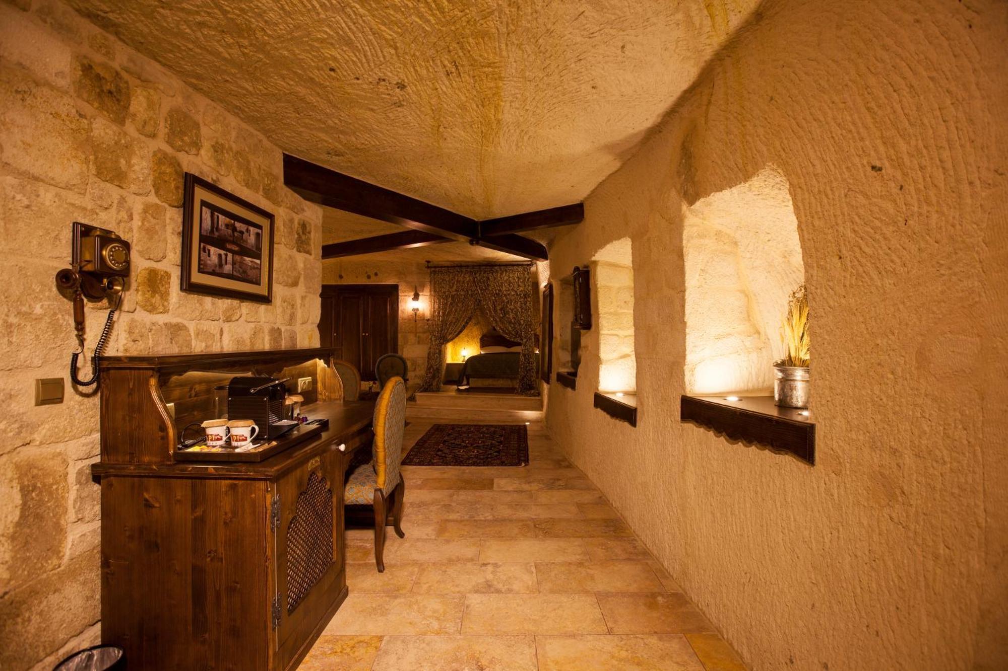 Majestic Cave & Pool Suite,1717513270:JPEG