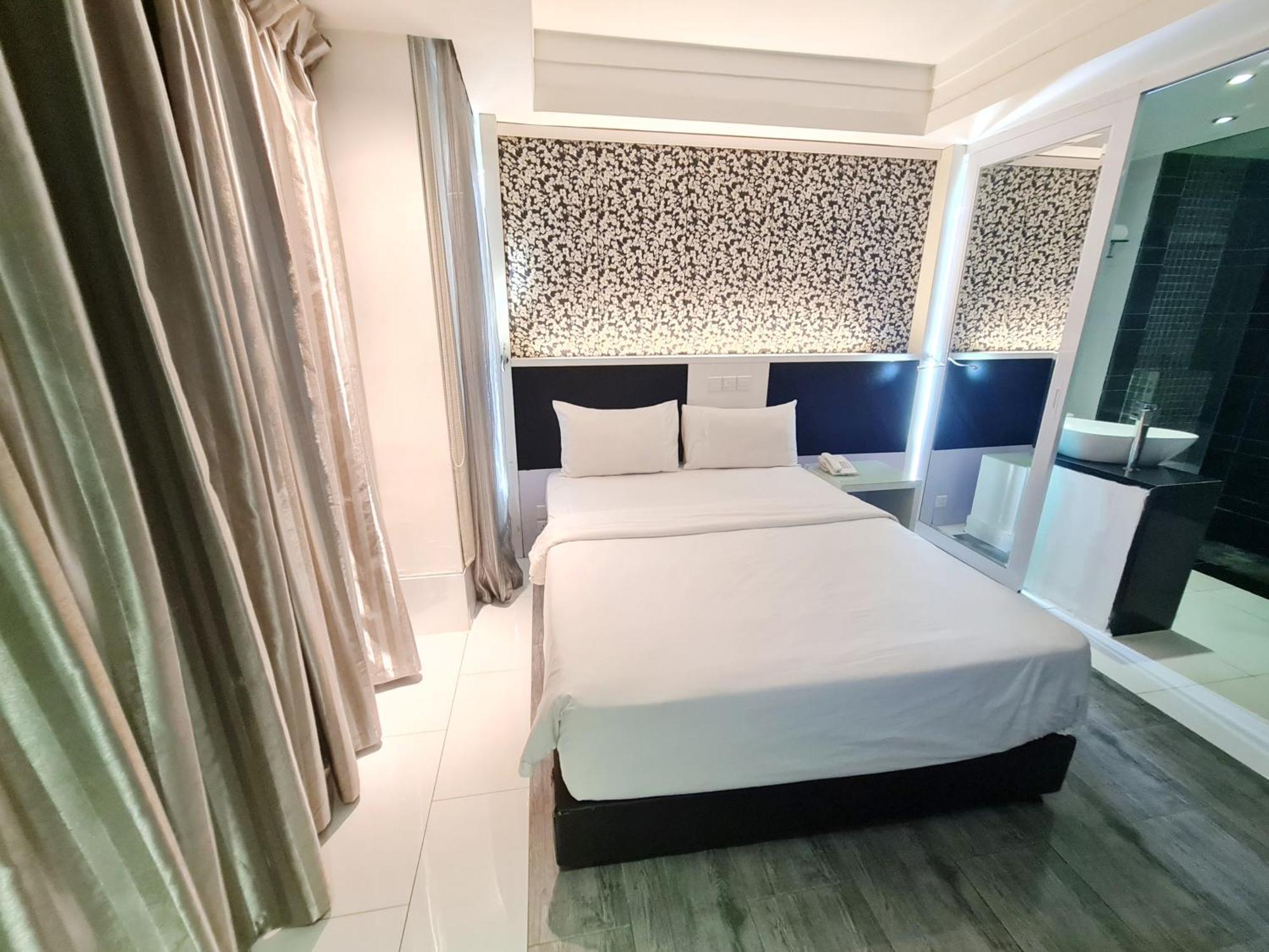 Annexe Superior Queen No Window