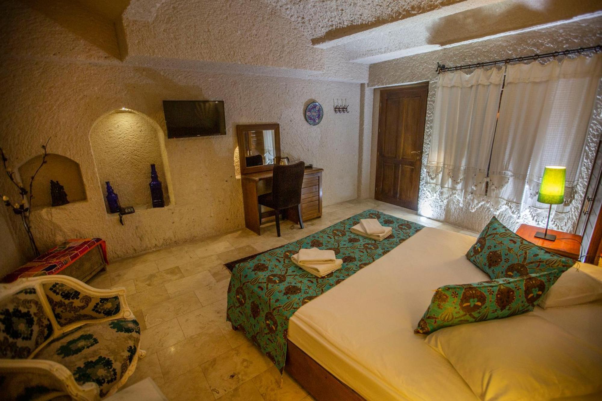 Suite with Turkish Bath,1589436227:JPEG