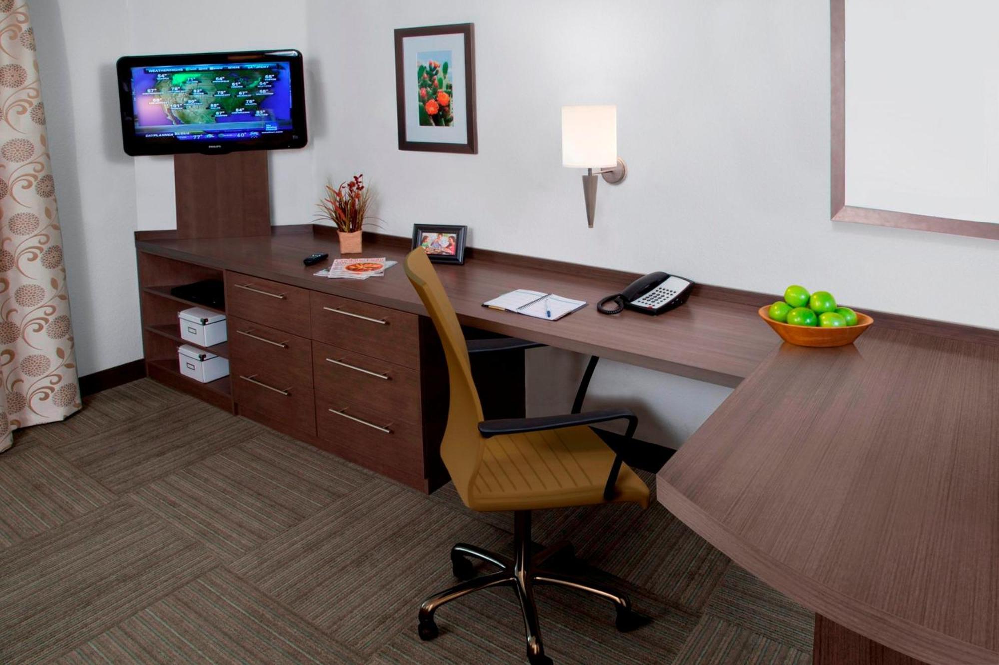 Queen Studio Suite Hearing Accessible or Disability Access