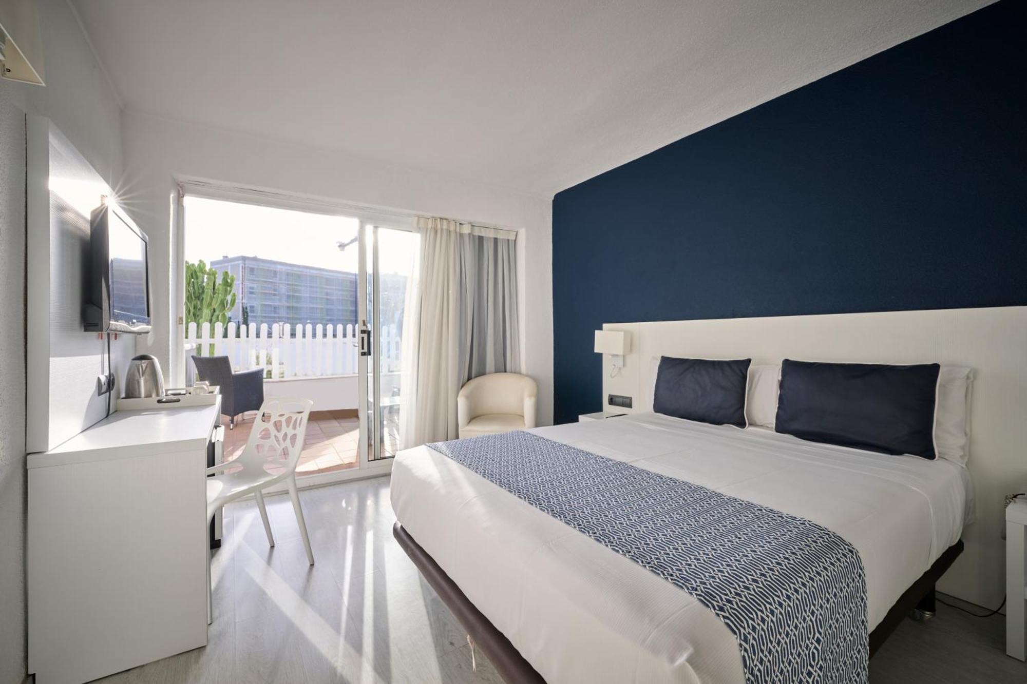 Superior Double or Twin Room with Mountain View