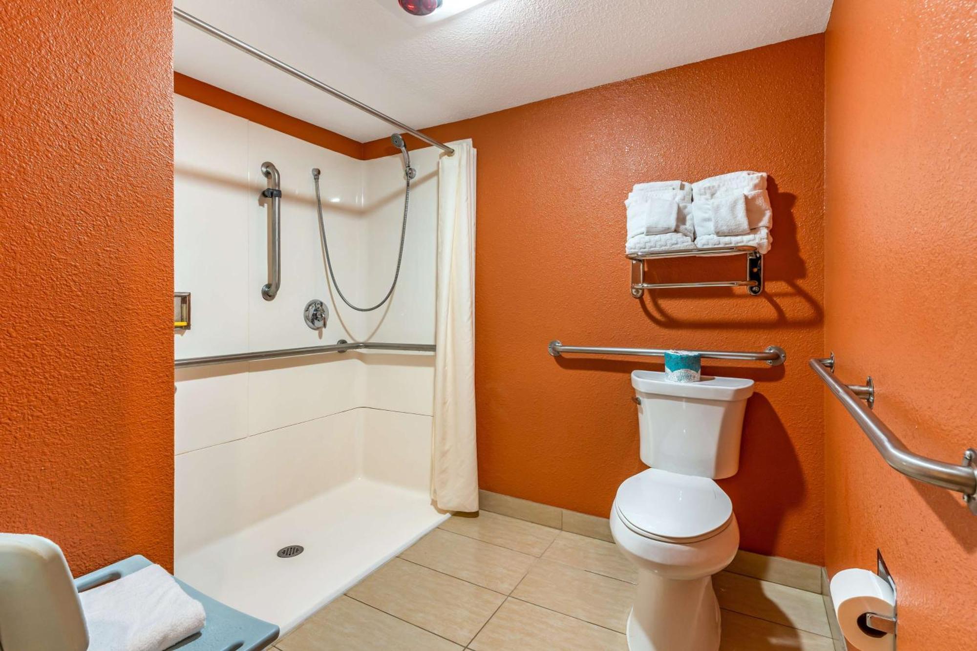 King Suite with Walk-In Shower - Disability/Non-Smoking,1589612606:JPEG