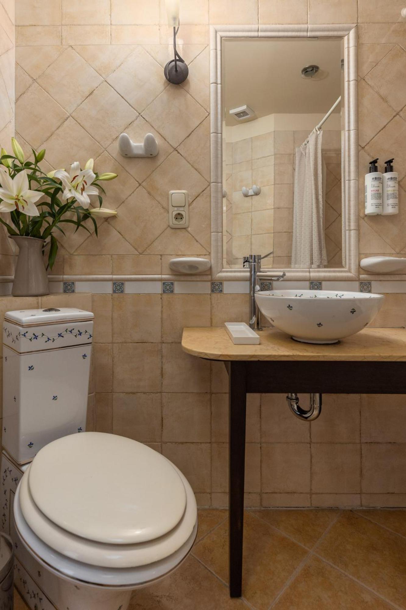 Twin Room Bath