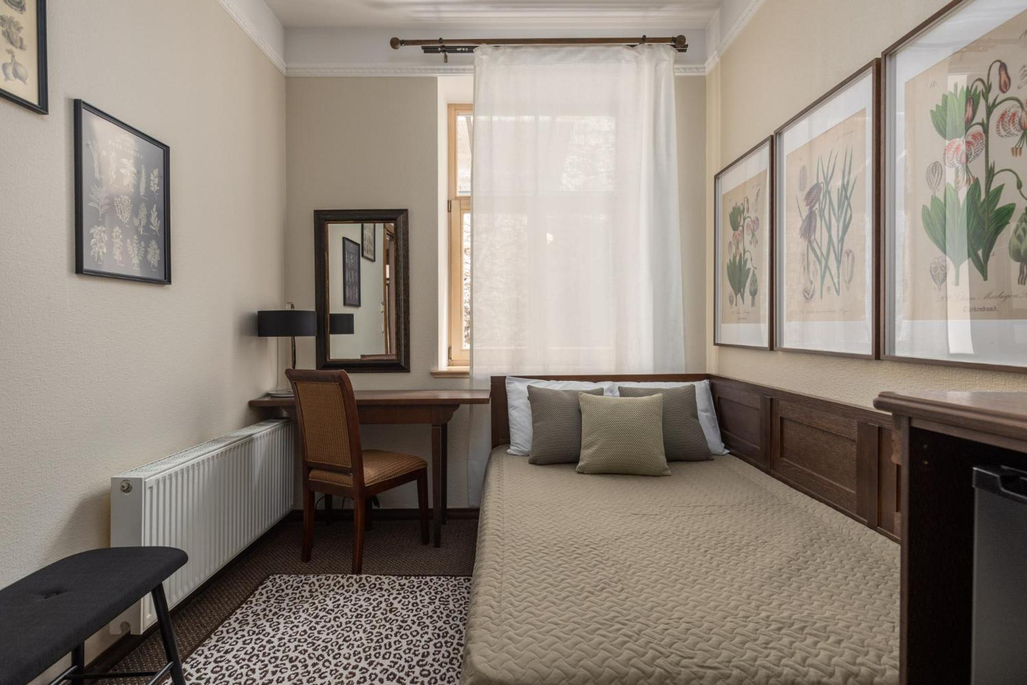 Small Single Room