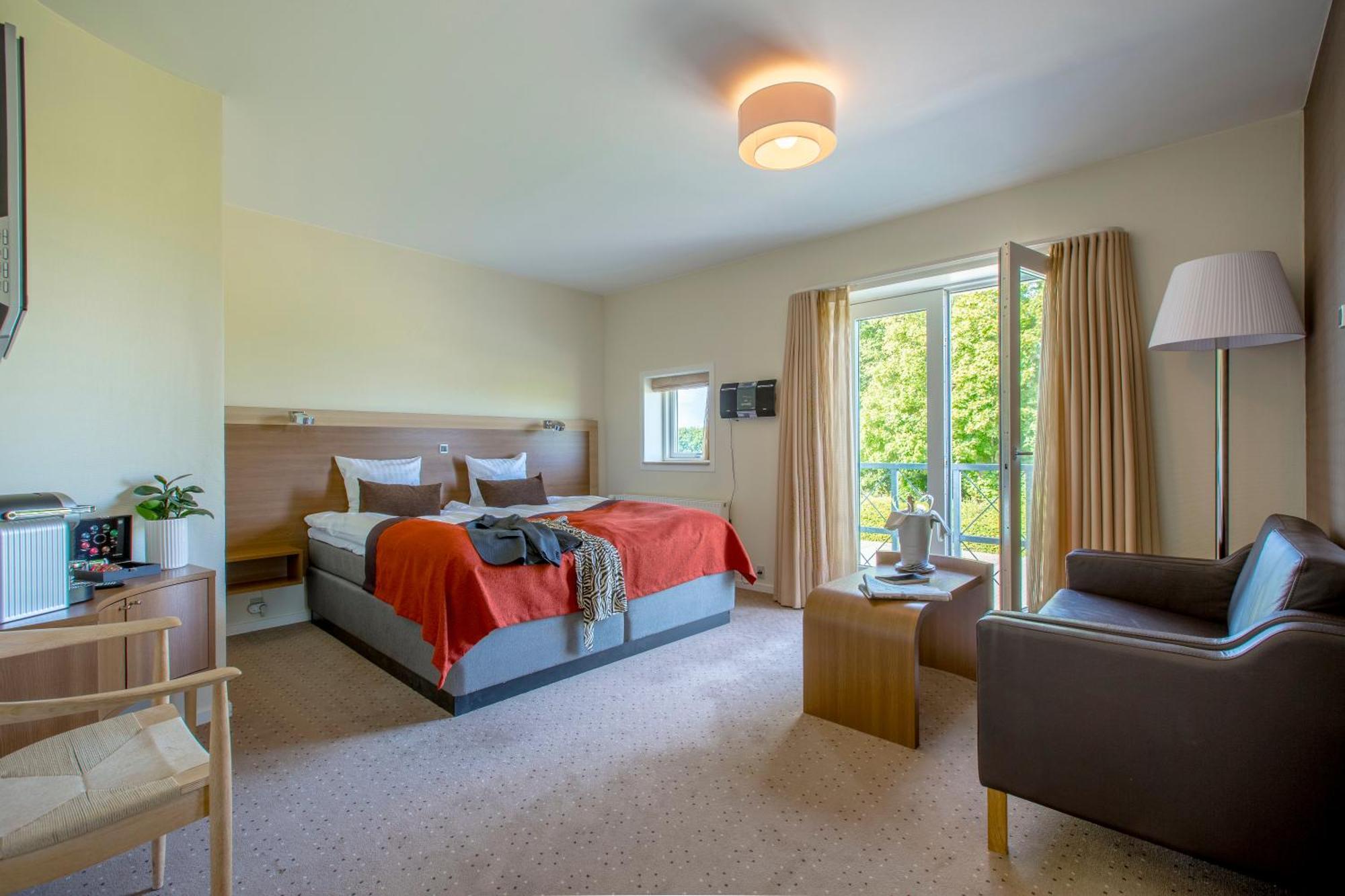 Junior Suite,1590337749:JPEG