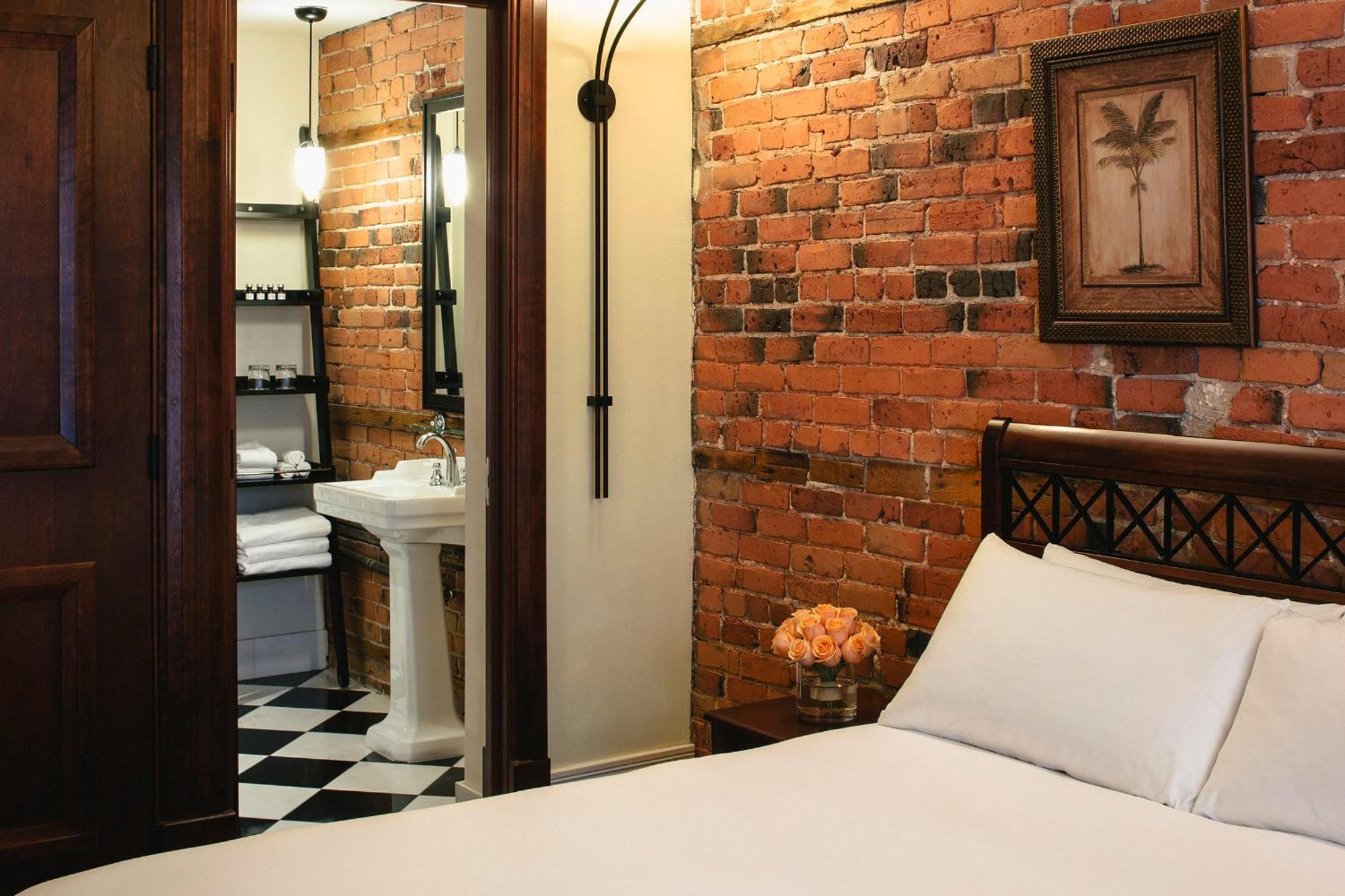 Classic Queen Room