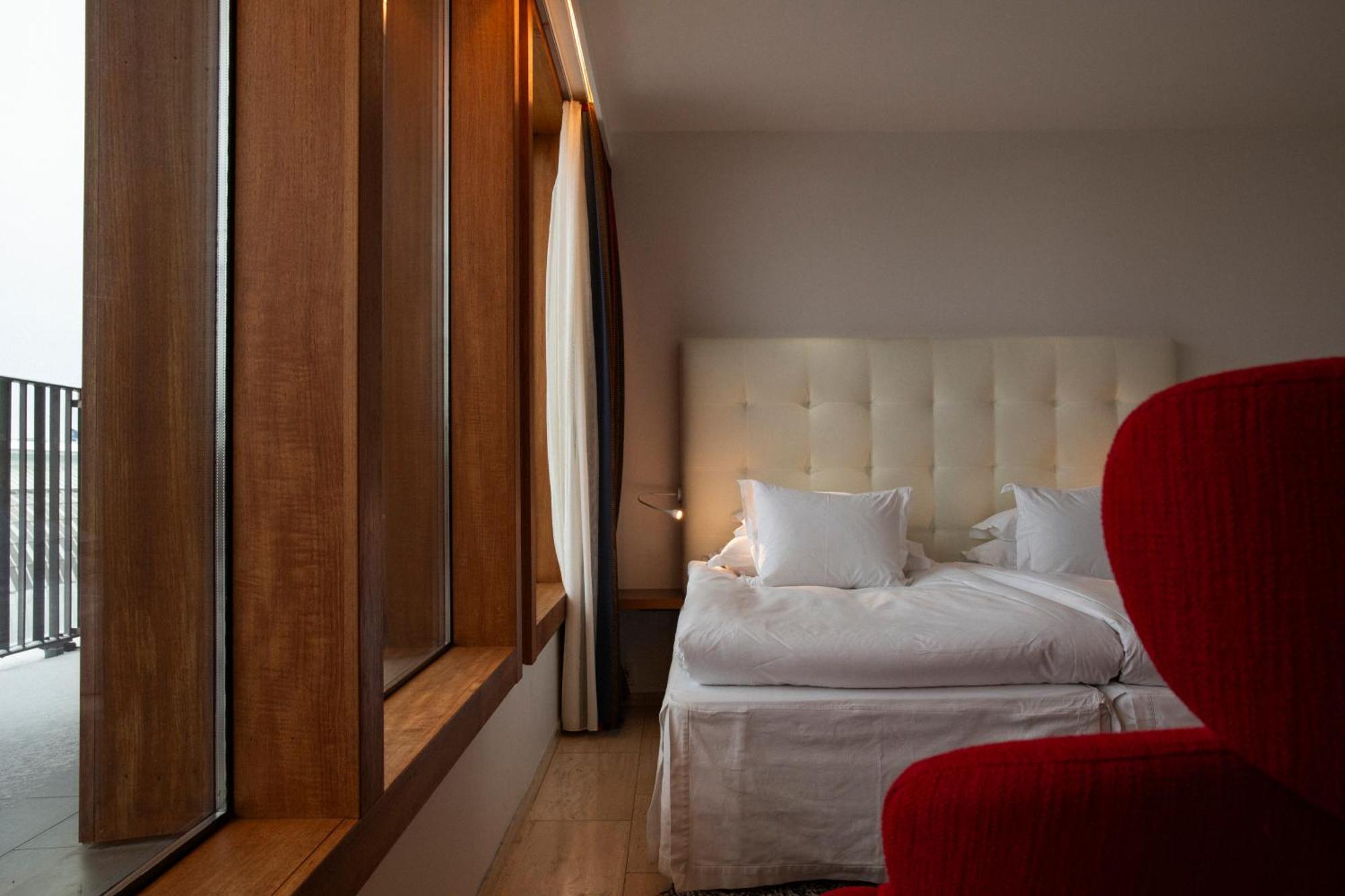 Deluxe Terrace,1591231908:JPEG