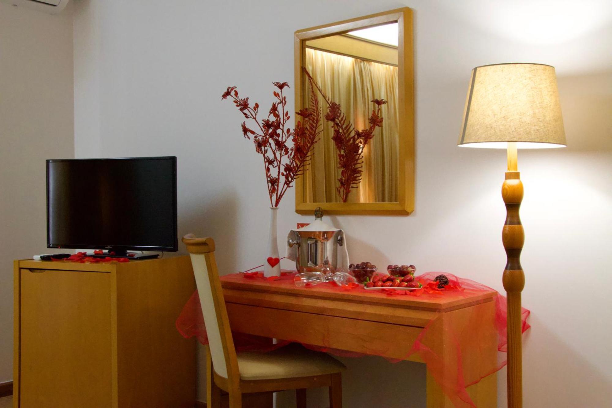 Special Offer - Romantic Twin Room,1591483020:JPEG