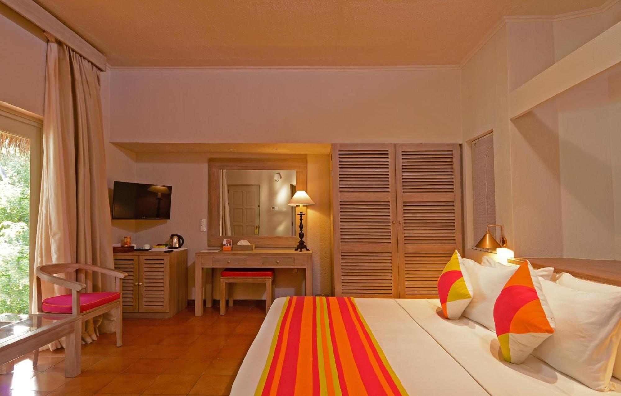 Classic Ocean View Room USD 50 Spa Credit Per Person | on Excursions | One Hour Sunset Photo Cruise Stays
