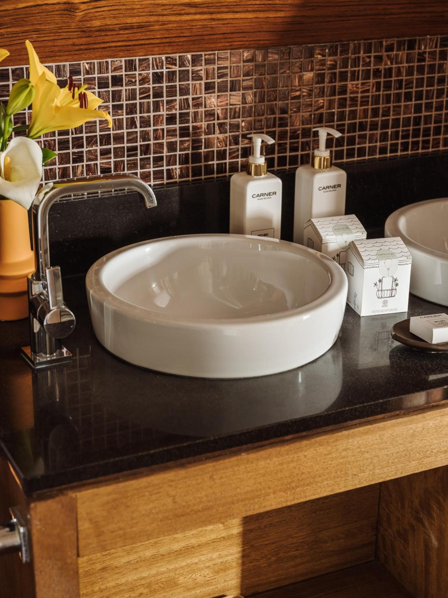 RedLevel Junior Suite Large Terrace and Hot Tub,1592057038:JPEG