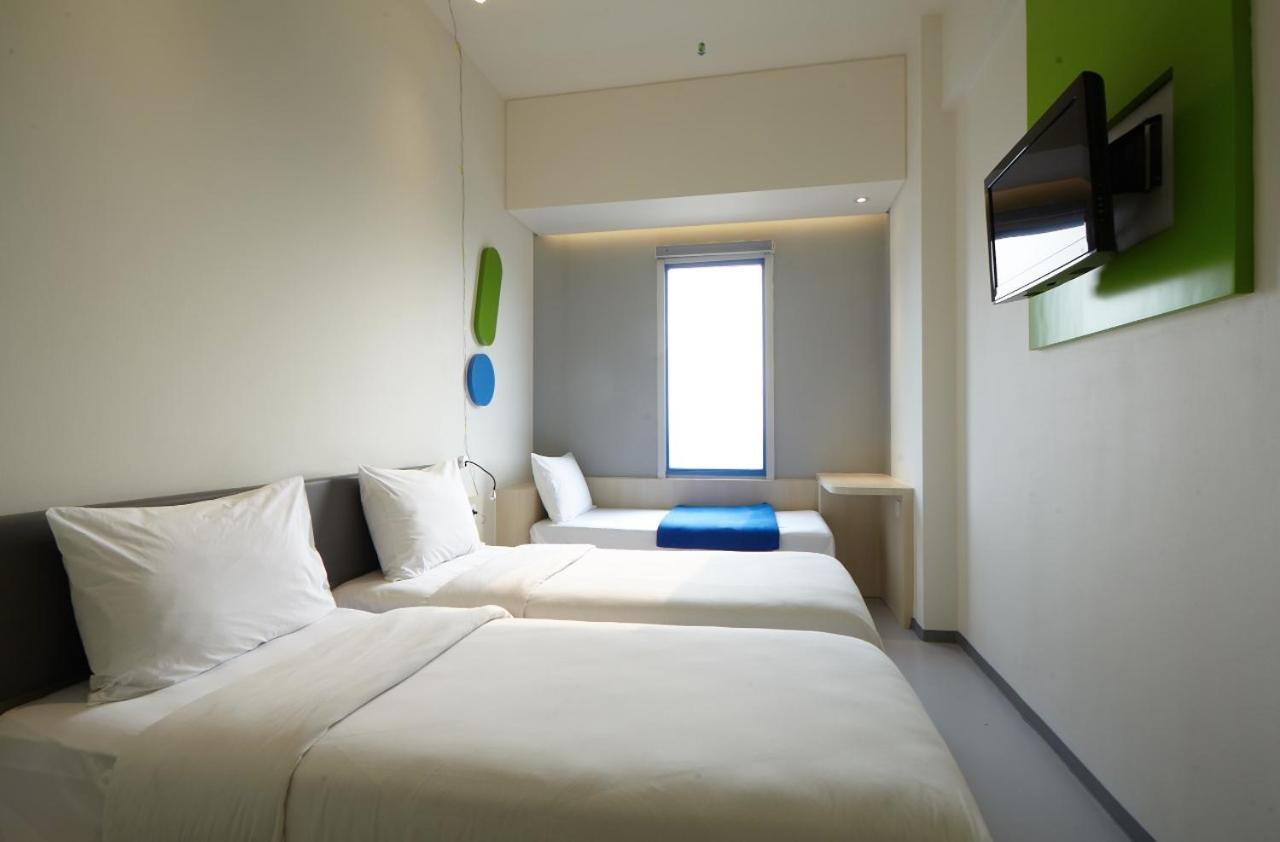Sekamar Bertiga Room Only