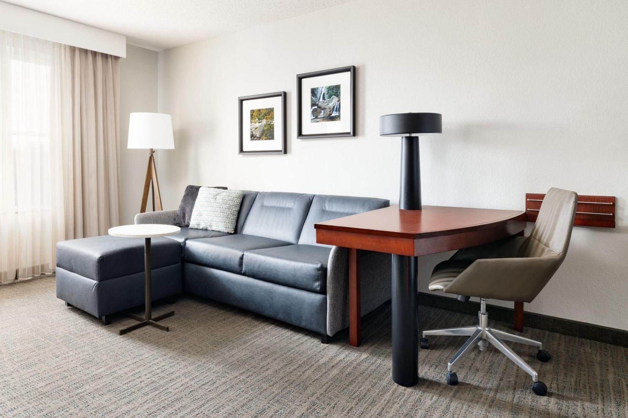 One-Bedroom King Suite,1592887768:JPEG