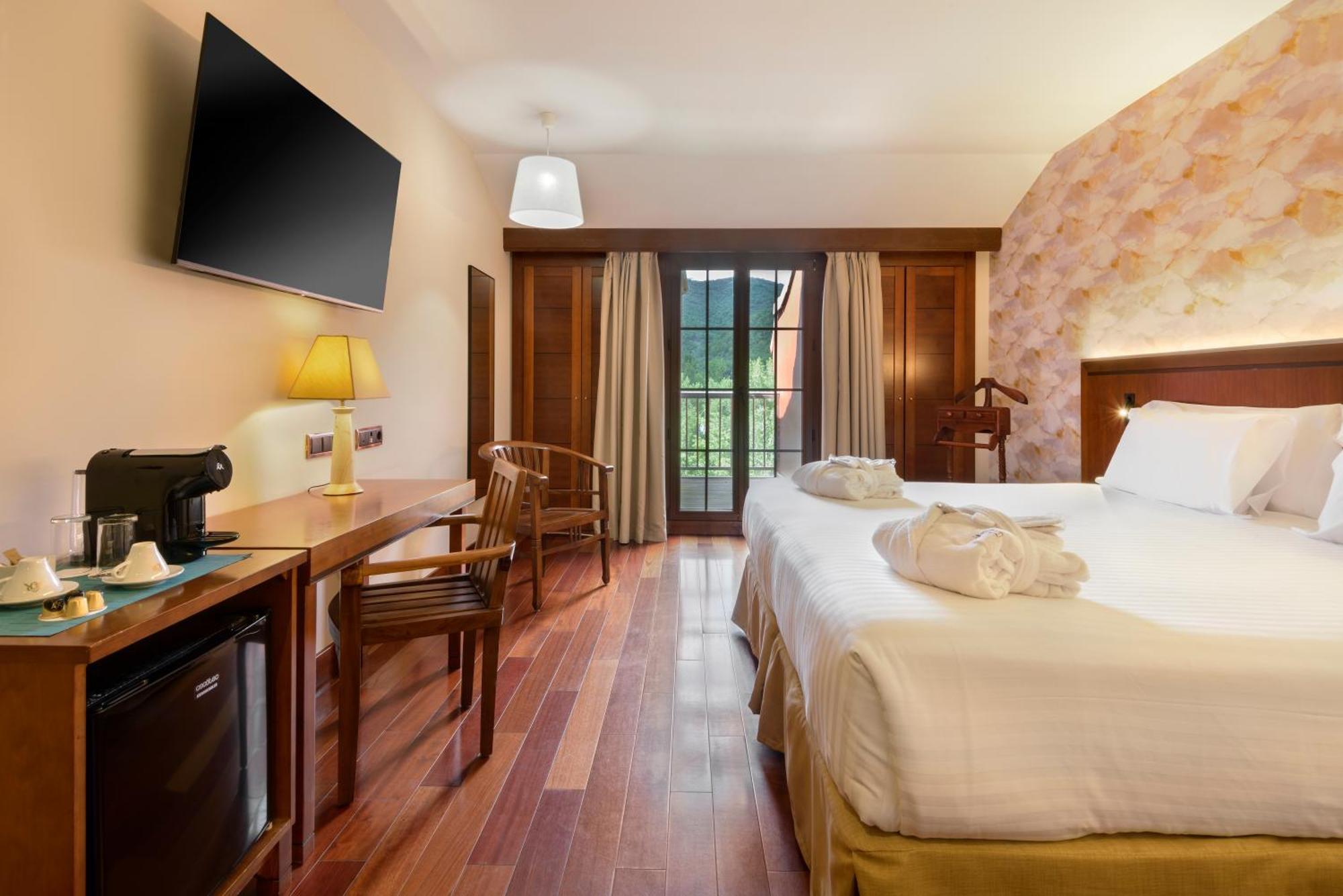 Superior Double or Twin Room,1604069912:JPEG