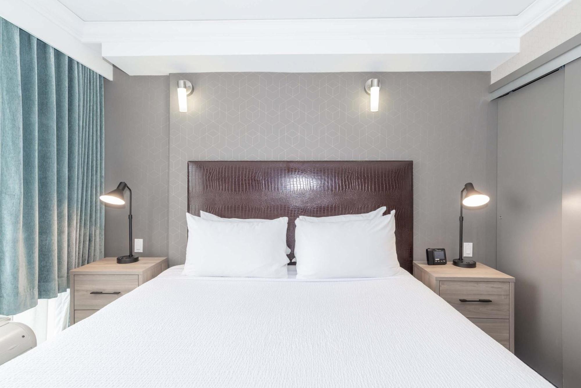 Standard Suite 1 King Bed Kitchenette