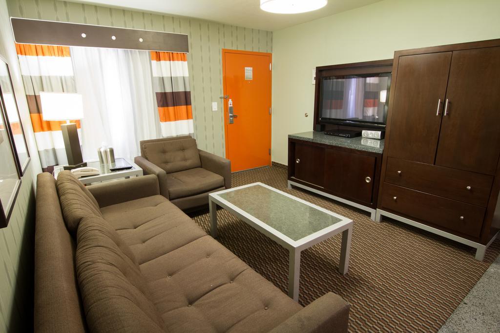 Dual Queen Suite,162704319:JPEG