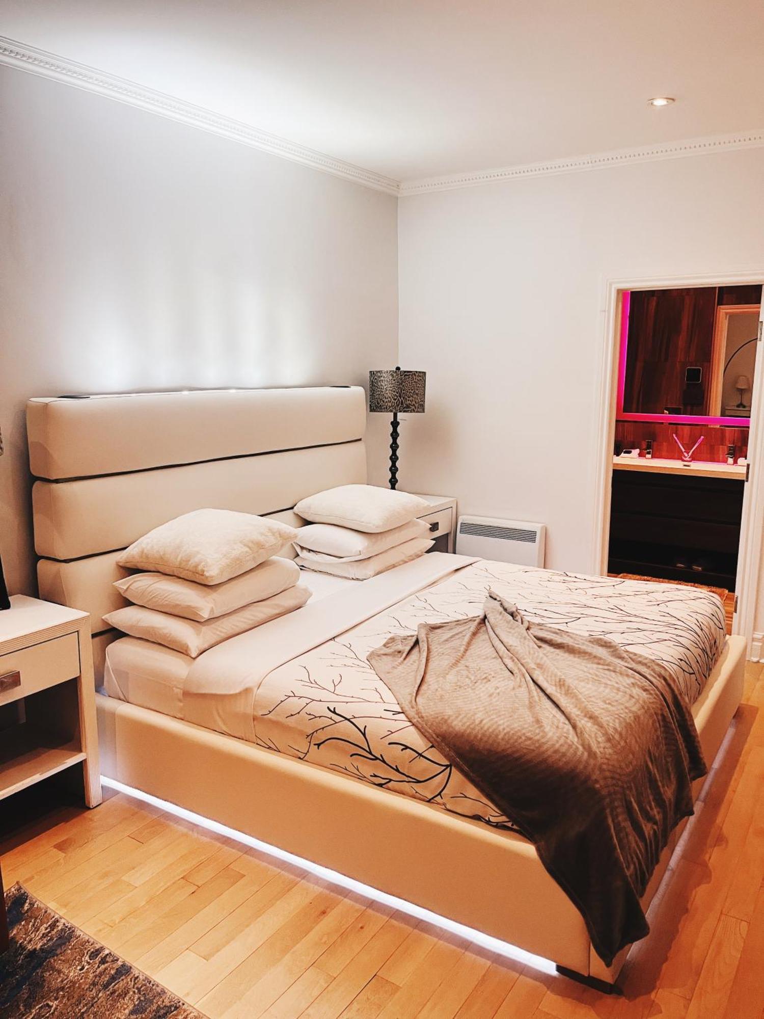 Junior Suite with One King Bed